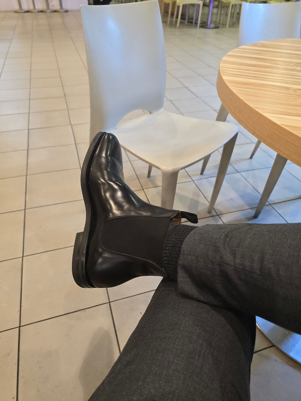 Photo by ZChua on May 24, 2025 of the Meermin Wholecut Chelsea Boot in Zonta Boxcalf.
