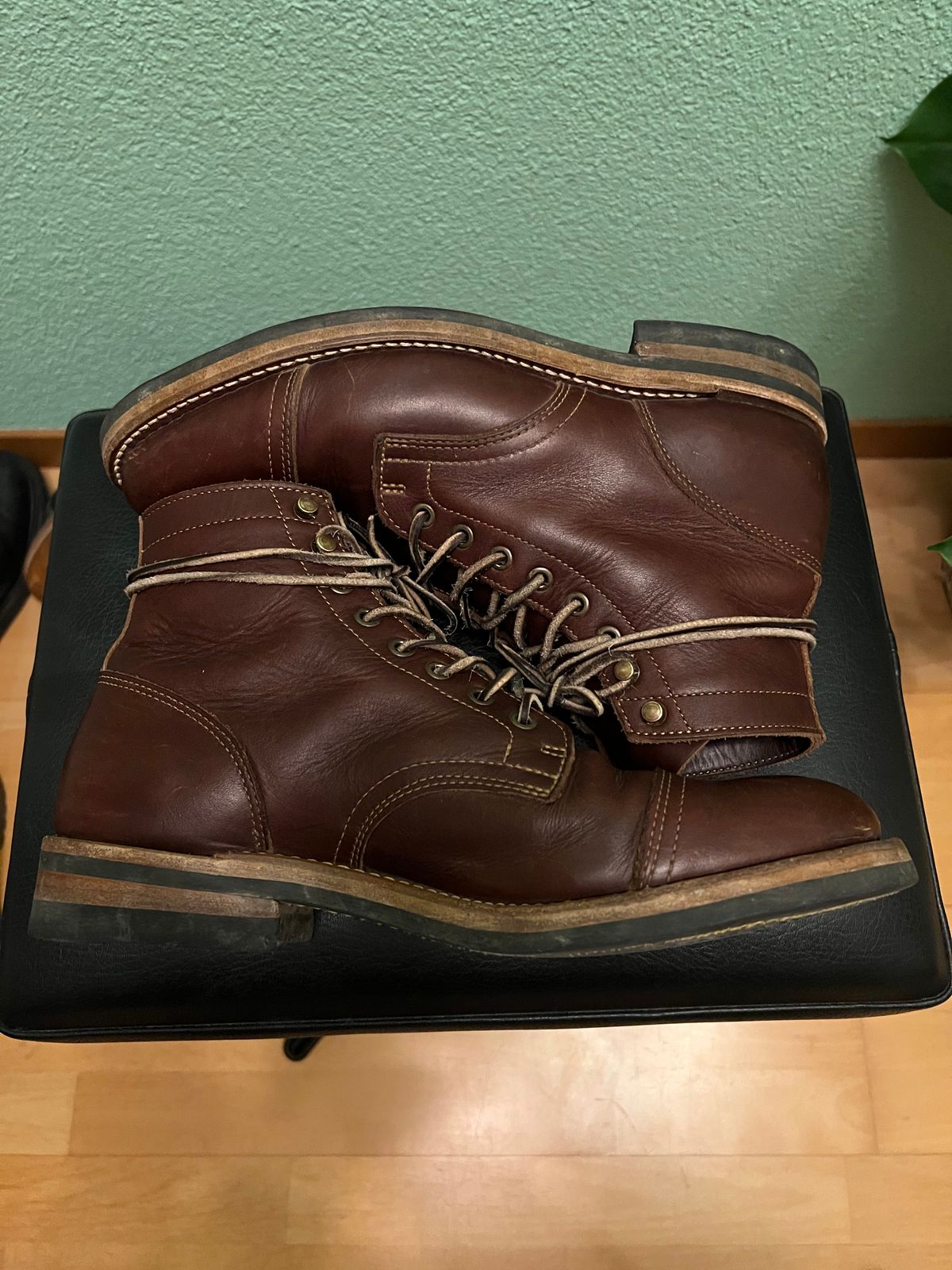 Photo by Florianfloorwalker on January 5, 2026 of the Truman Cap Toe Boot in Brown Rufian.