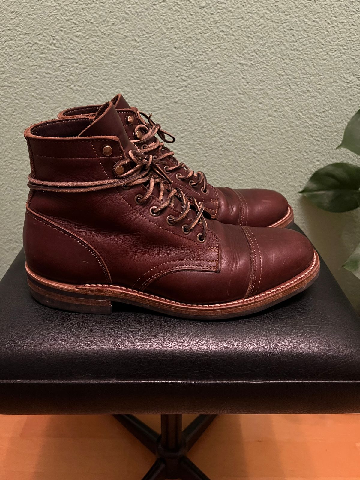 Photo by Florianfloorwalker on January 5, 2026 of the Truman Cap Toe Boot in Brown Rufian.
