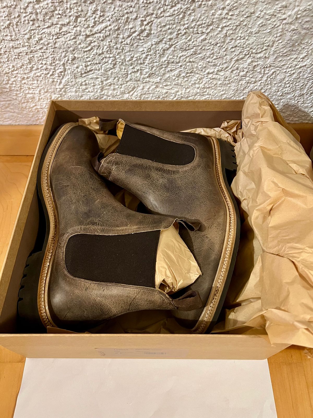 Photo by Florianfloorwalker on September 27, 2025 of the Meermin Chelsea Boot in C.F. Stead Gaucho Waxy Kudu.