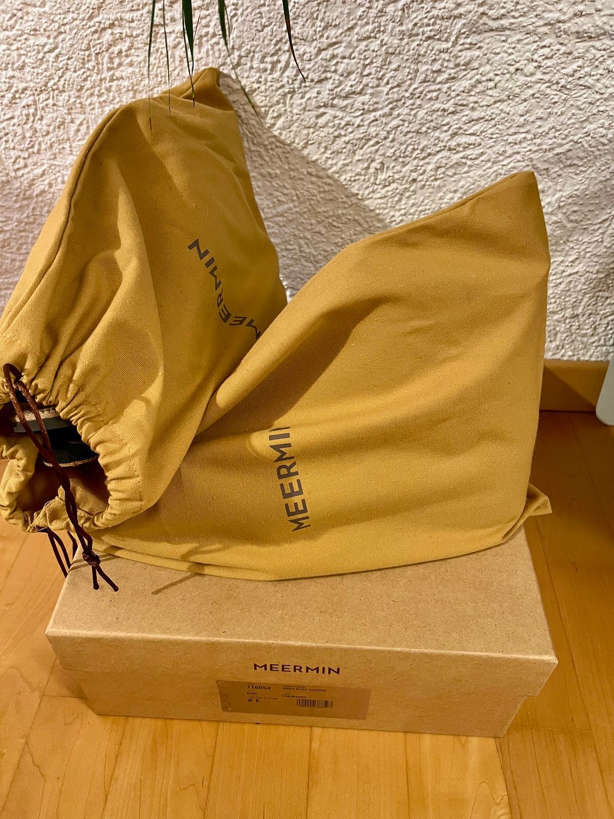 Photo by Florianfloorwalker on September 27, 2025 of the Meermin Chelsea Boot in C.F. Stead Gaucho Waxy Kudu.