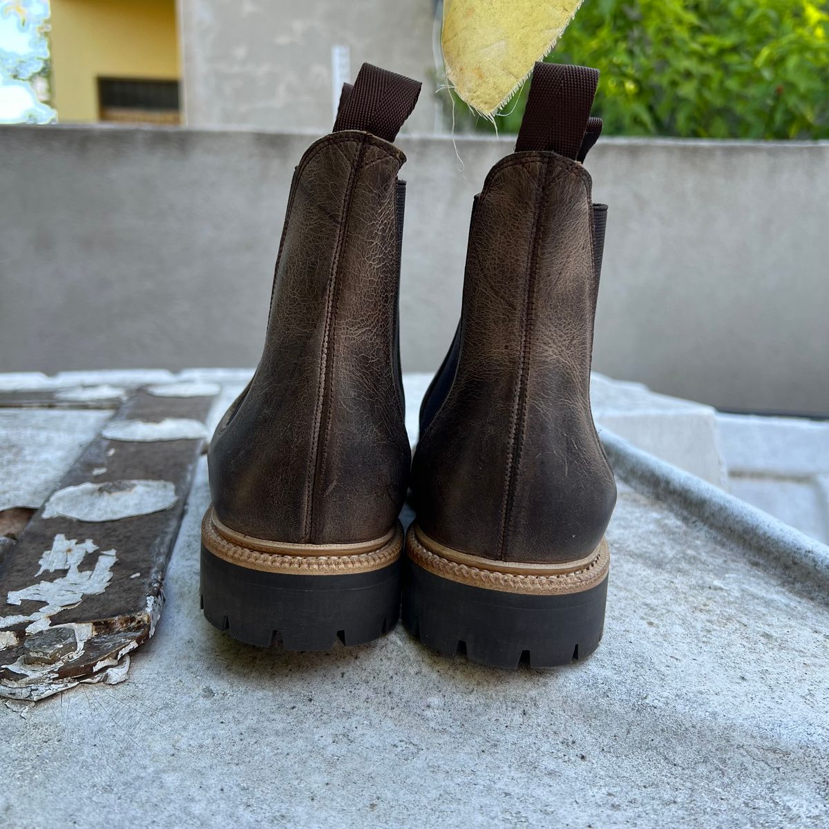 Photo by Florianfloorwalker on October 3, 2025 of the Meermin Chelsea Boot in C.F. Stead Gaucho Waxy Kudu.