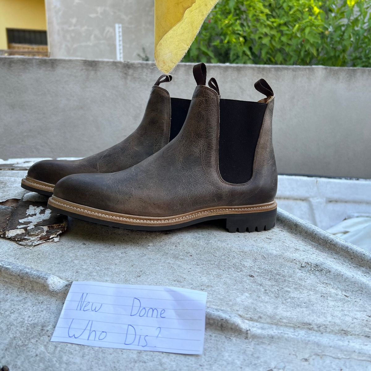 Photo by Florianfloorwalker on October 3, 2025 of the Meermin Chelsea Boot in C.F. Stead Gaucho Waxy Kudu.