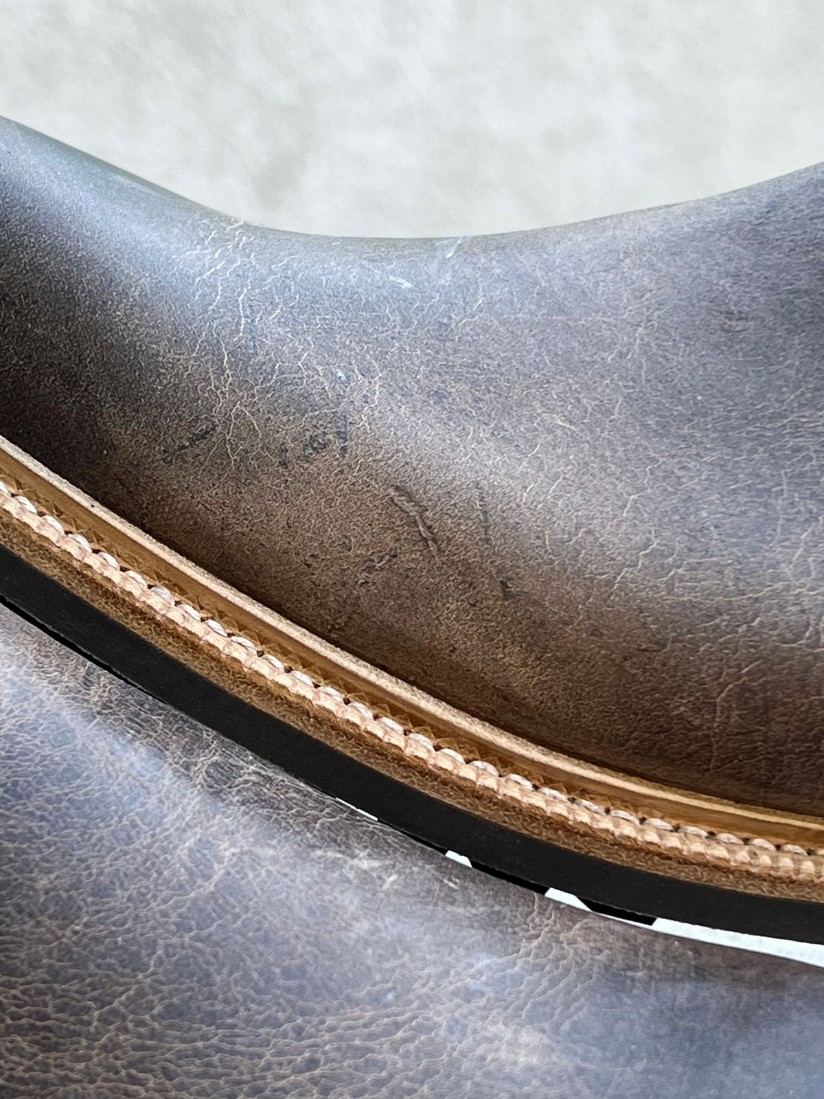 Photo by Florianfloorwalker on October 3, 2025 of the Meermin Chelsea Boot in C.F. Stead Gaucho Waxy Kudu.