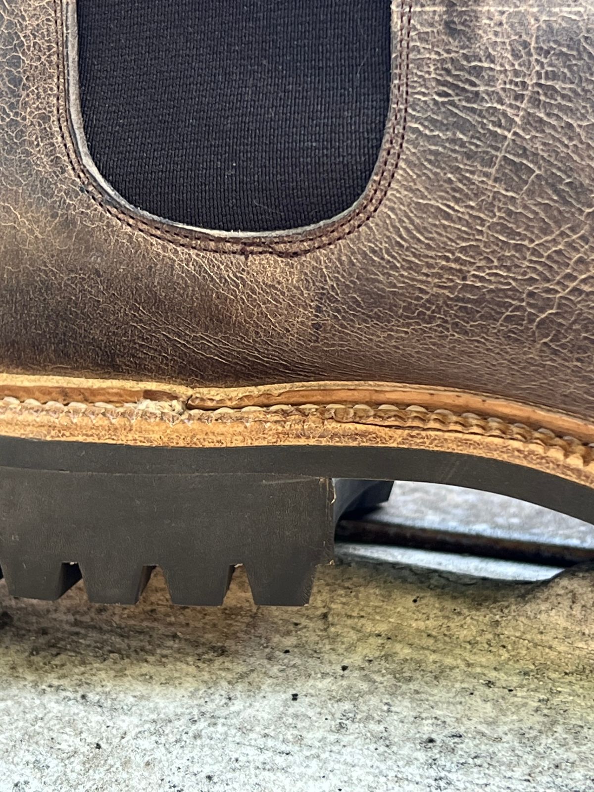 Photo by Florianfloorwalker on October 3, 2025 of the Meermin Chelsea Boot in C.F. Stead Gaucho Waxy Kudu.