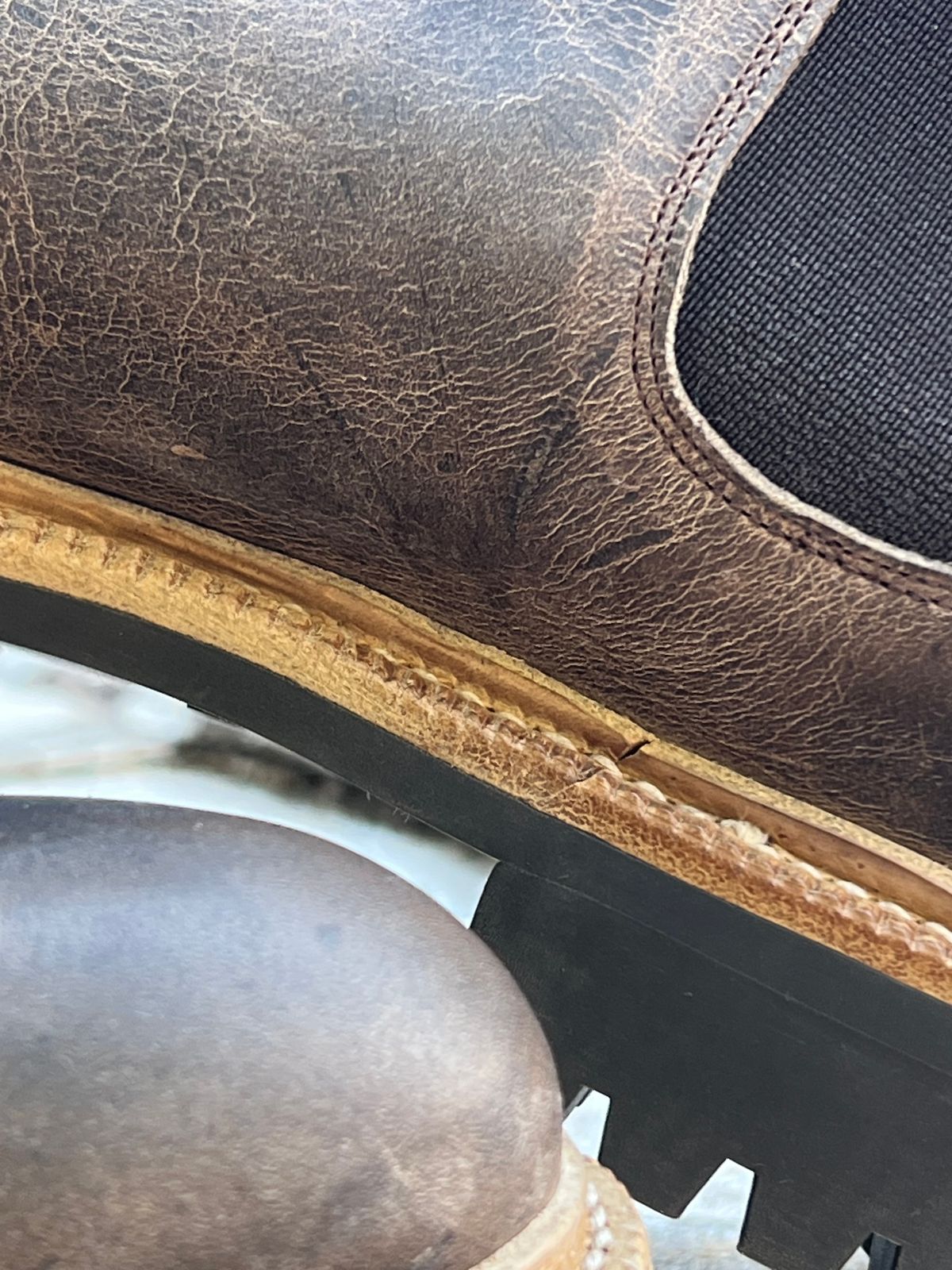 Photo by Florianfloorwalker on October 3, 2025 of the Meermin Chelsea Boot in C.F. Stead Gaucho Waxy Kudu.