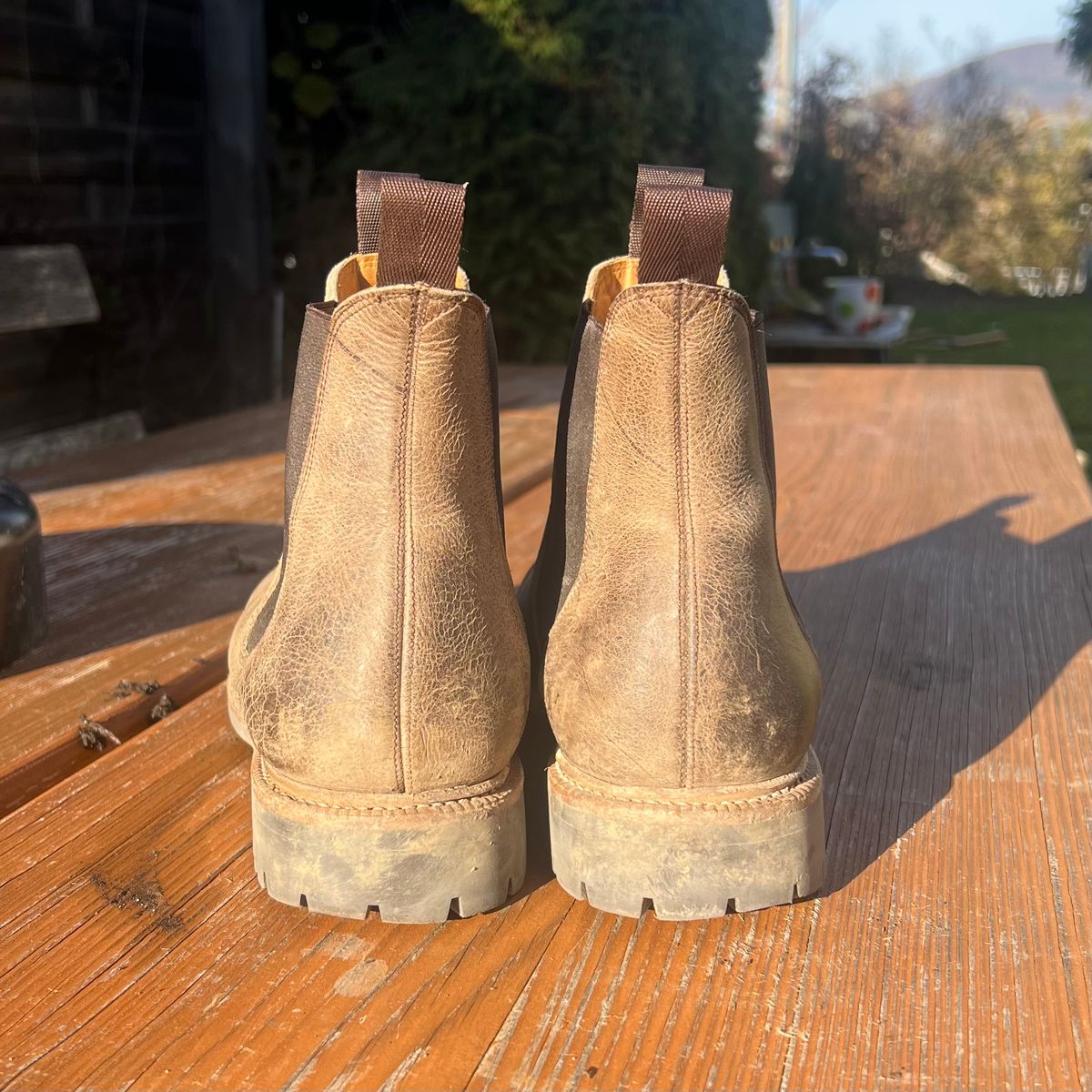 Photo by Florianfloorwalker on November 5, 2025 of the Meermin Chelsea Boot in C.F. Stead Gaucho Waxy Kudu.