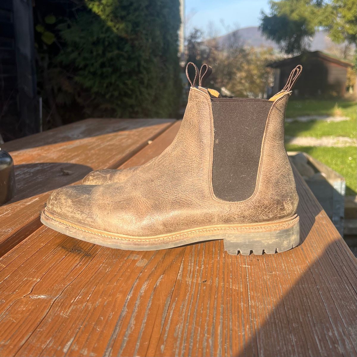 Photo by Florianfloorwalker on November 5, 2025 of the Meermin Chelsea Boot in C.F. Stead Gaucho Waxy Kudu.