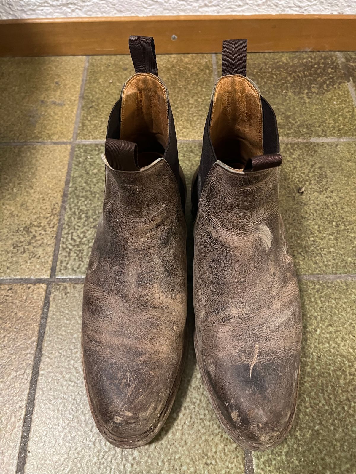 Photo by Florianfloorwalker on January 30, 2026 of the Meermin Chelsea Boot in C.F. Stead Gaucho Waxy Kudu.