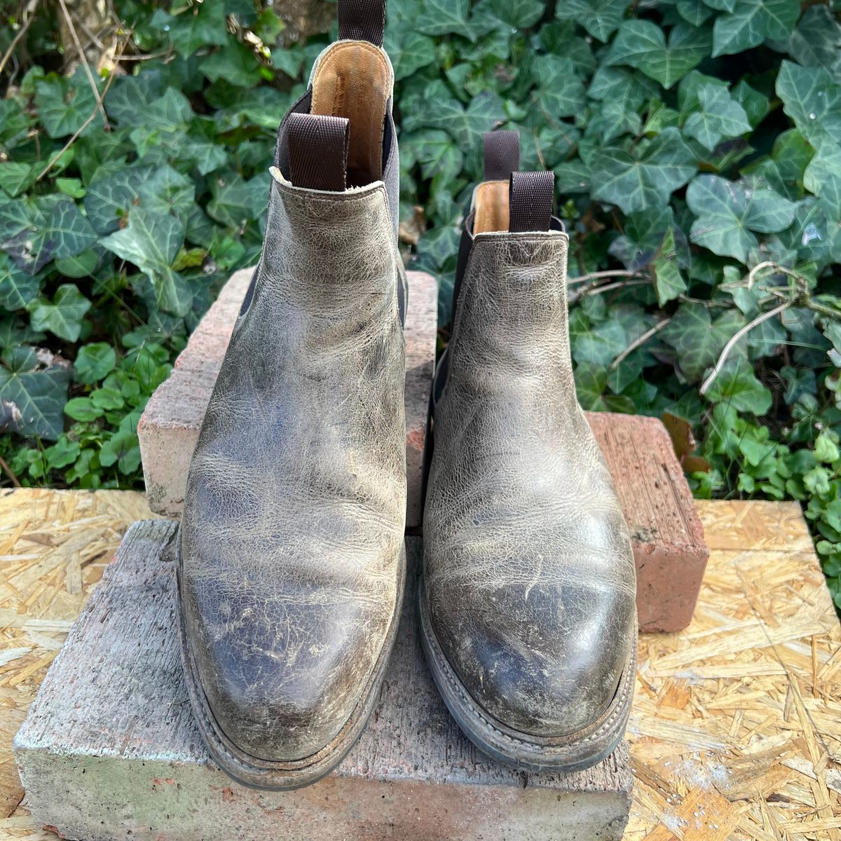 Photo by Florianfloorwalker on April 4, 2026 of the Meermin Chelsea Boot in C.F. Stead Gaucho Waxy Kudu.