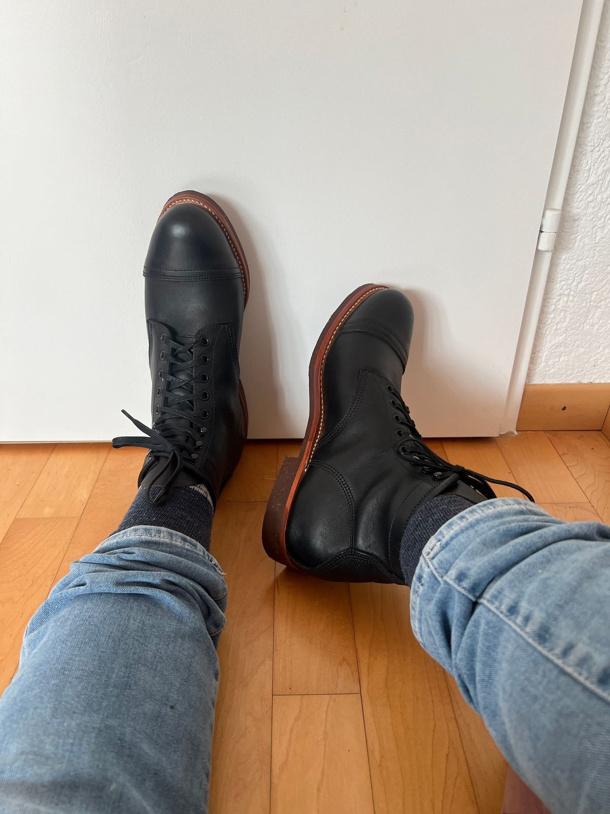 Photo by Florianfloorwalker on January 7, 2026 of the Oak Street Bootmakers Mill Boot in Seidel Black Oil Tan.