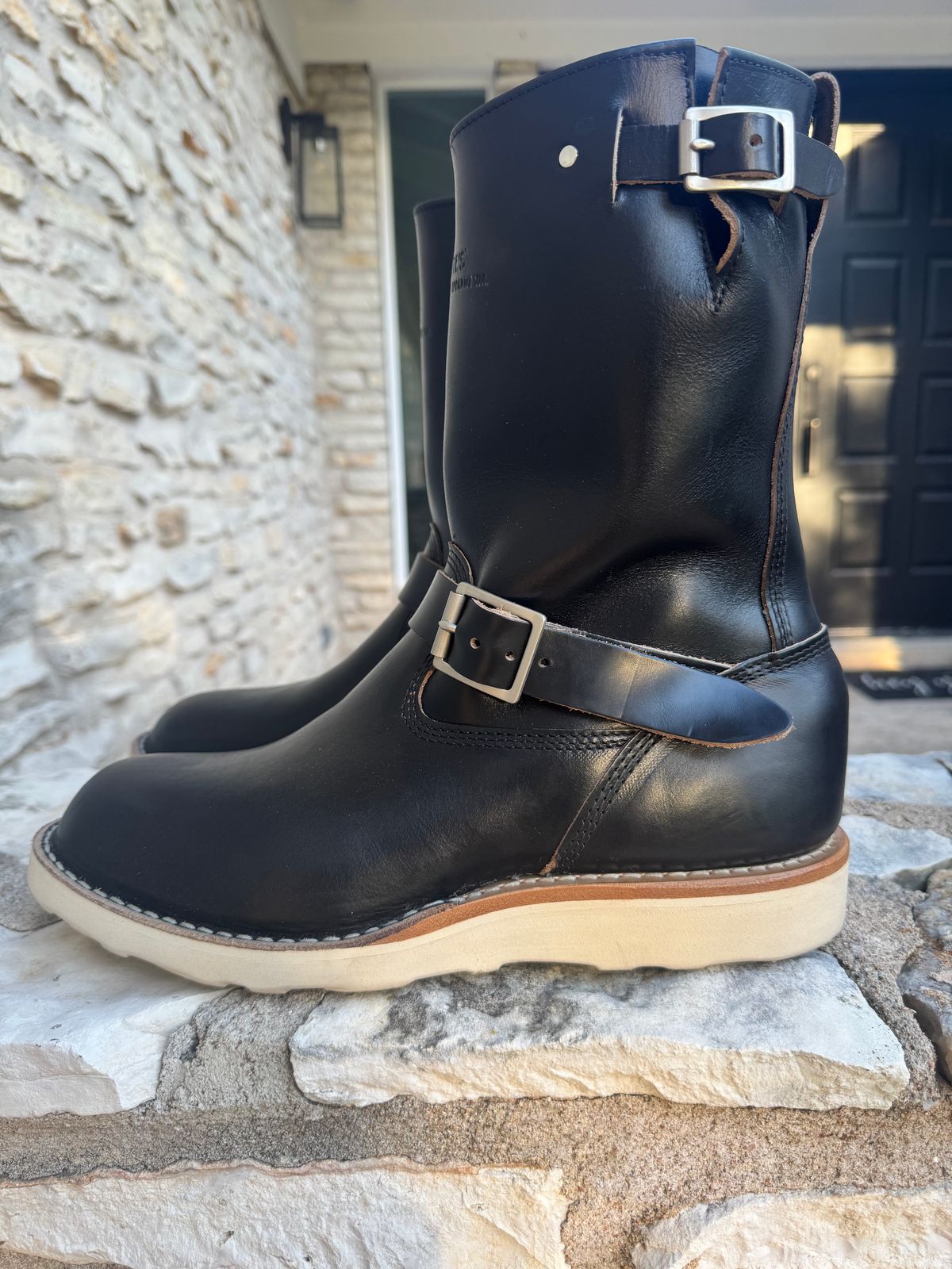 Photo by Jwilliams on December 10, 2025 of the White's Cykel 4014 Engineer in Horween Black Chromexcel.