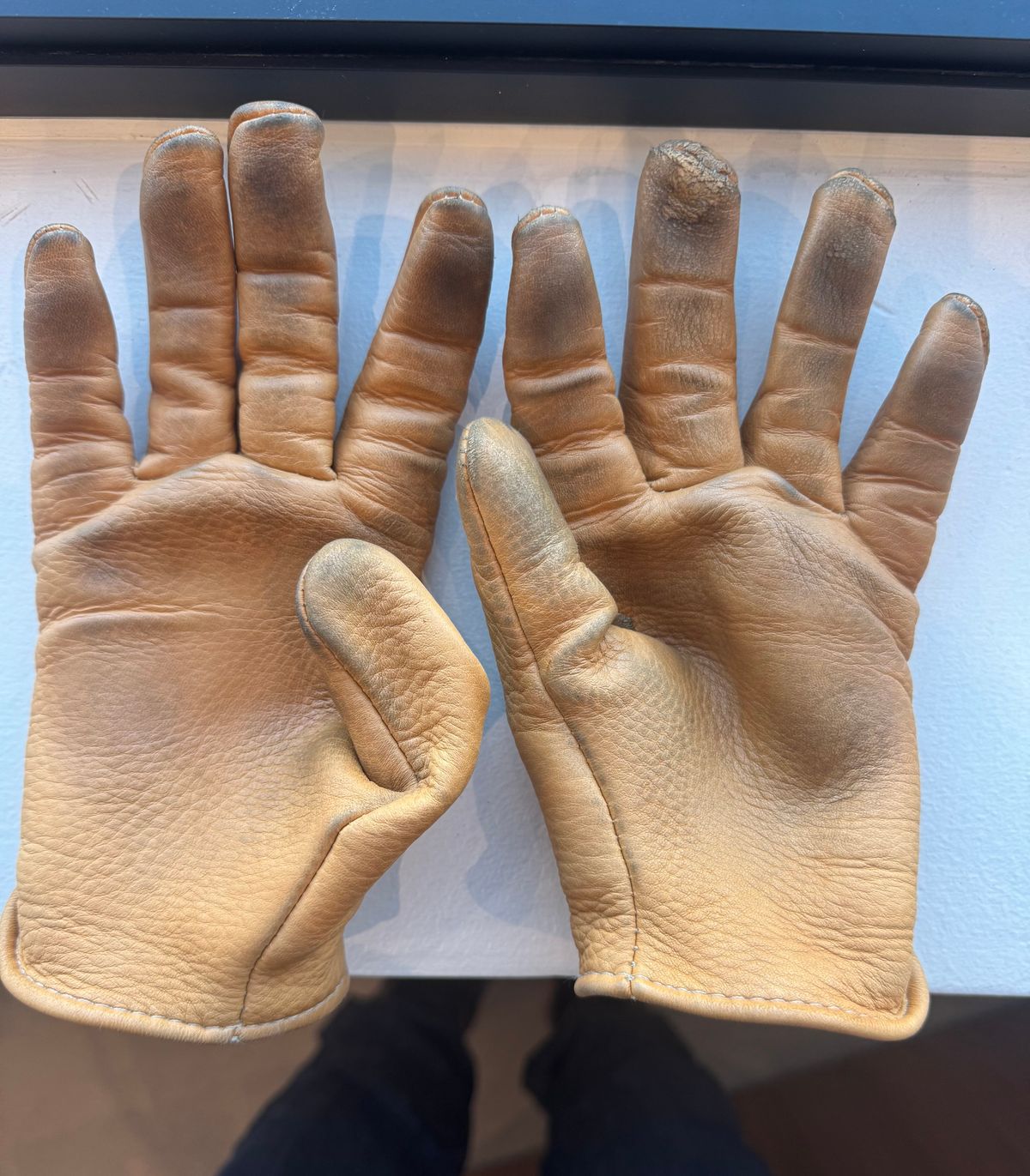 Photo by Jwilliams on January 2, 2026 of the Sullivan Glove Co. Deerskin Shorty in Saddle Tan Deerskin.