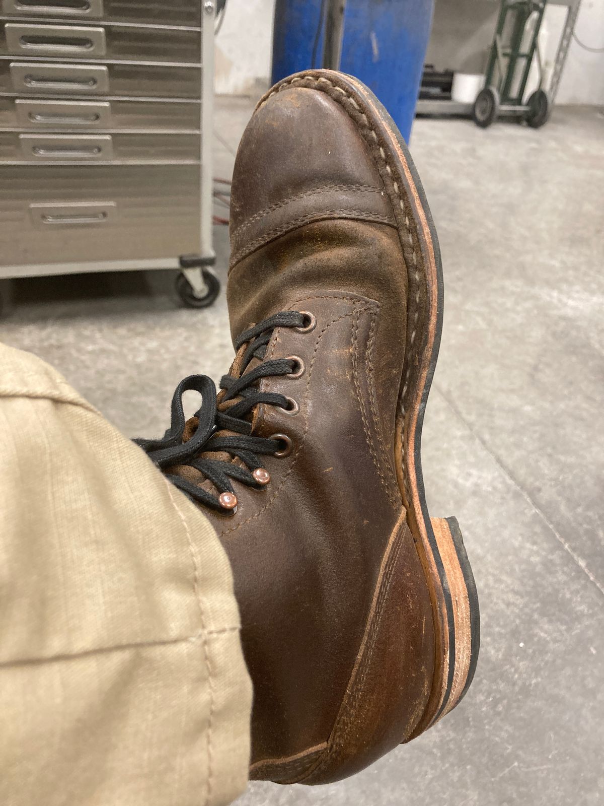 Photo by shutterblind1393 on March 23, 2026 of the Whites Boots MP Sherman Toe Cap in Horween Cinnamon Waxed Flesh.