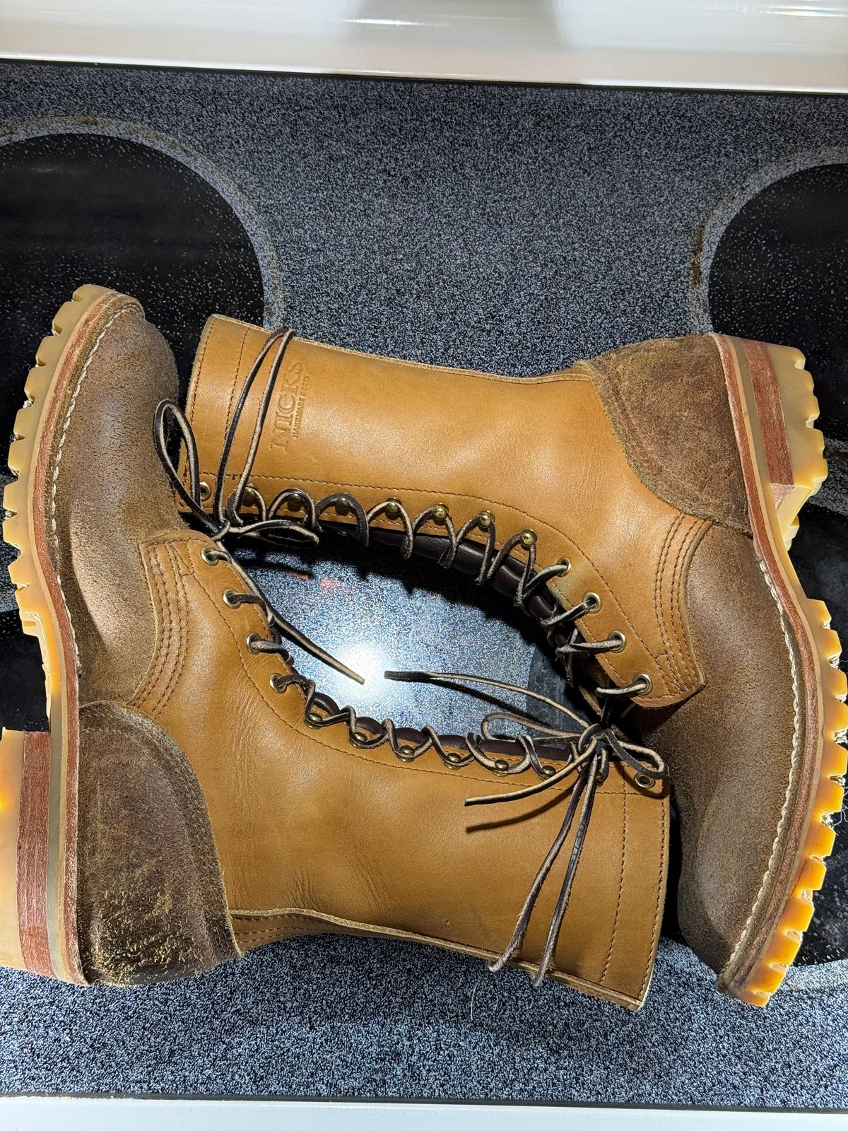 Photo by Termsxofxuse on December 5, 2024 of the Nicks DomePro in Seidel 1964 Tan & Seidel 1964 Tan Roughout.