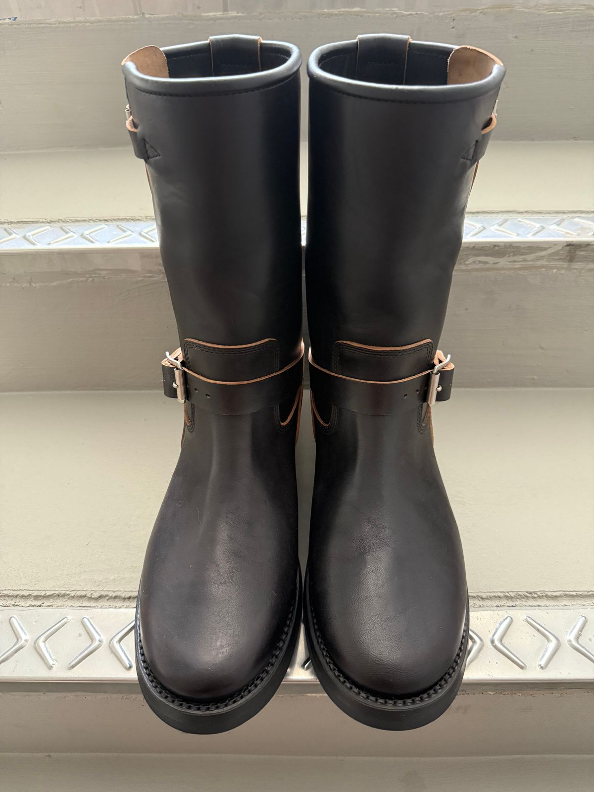 Photo by kronograf on October 1, 2025 of the Addict Boots AB-01 Engineer Boots in Maryam Black Horsebutt.