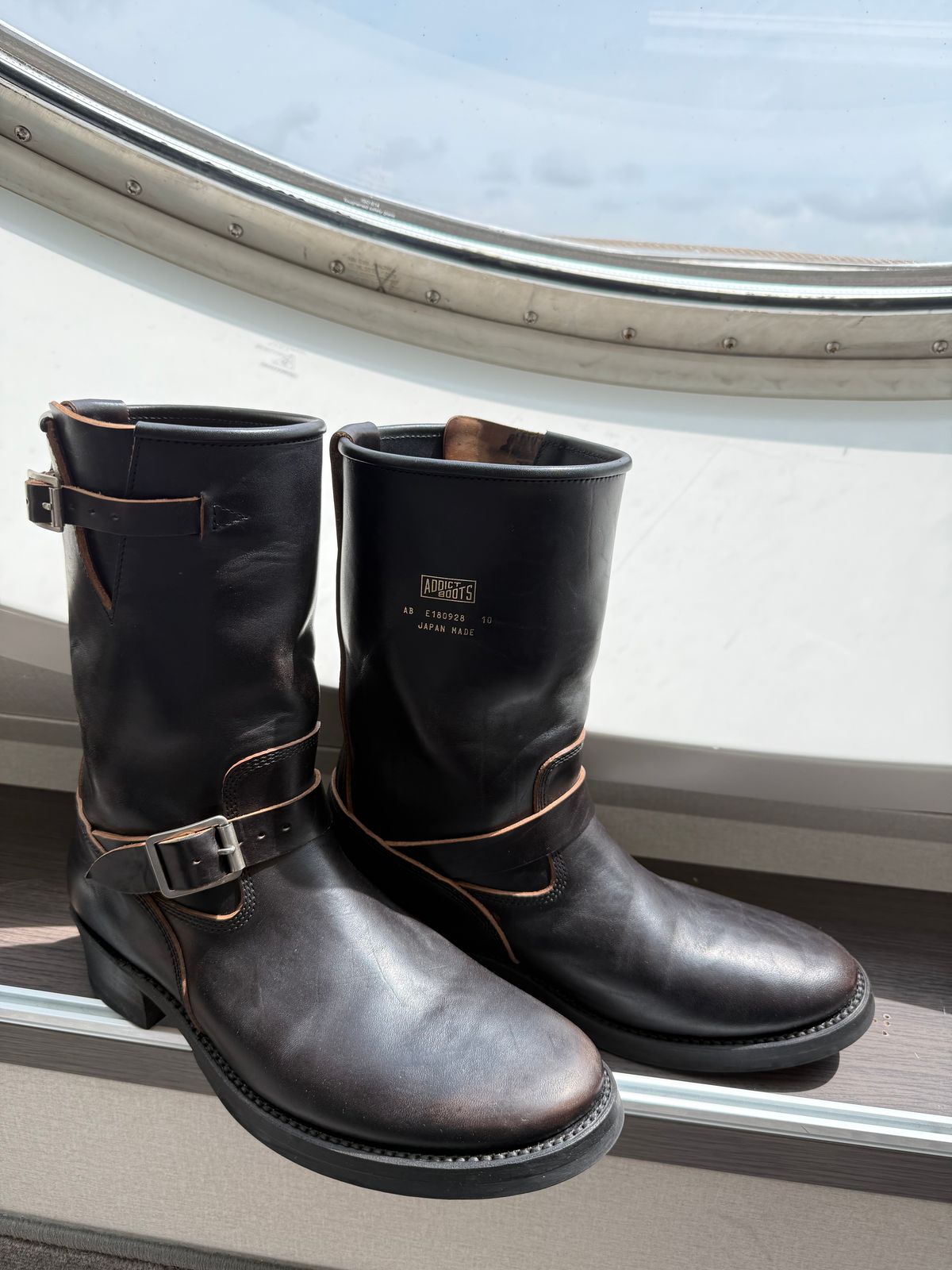 Photo by kronograf on October 20, 2025 of the Addict Boots AB-01 Engineer Boots in Maryam Black Horsebutt.