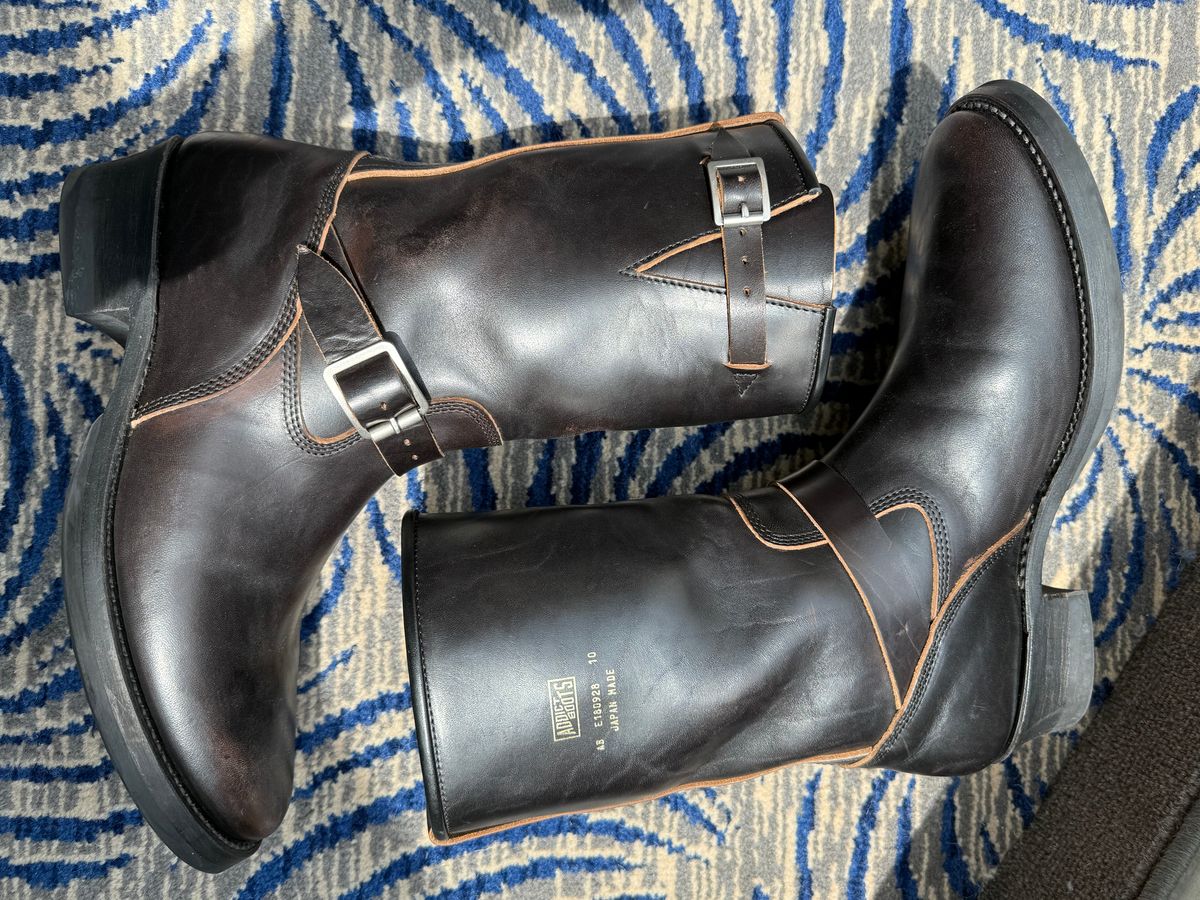 Photo by kronograf on October 20, 2025 of the Addict Boots AB-01 Engineer Boots in Maryam Black Horsebutt.