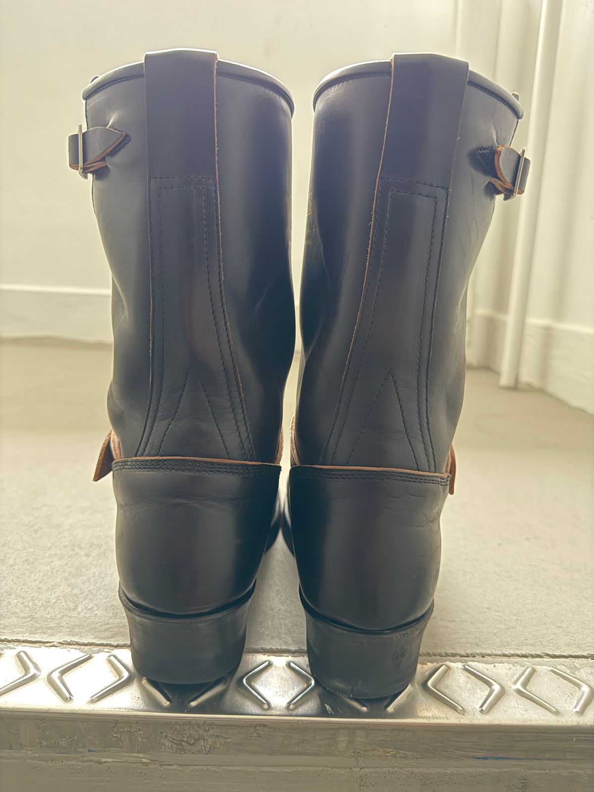 Photo by kronograf on November 2, 2025 of the Addict Boots AB-01 Engineer Boots in Maryam Black Horsebutt.