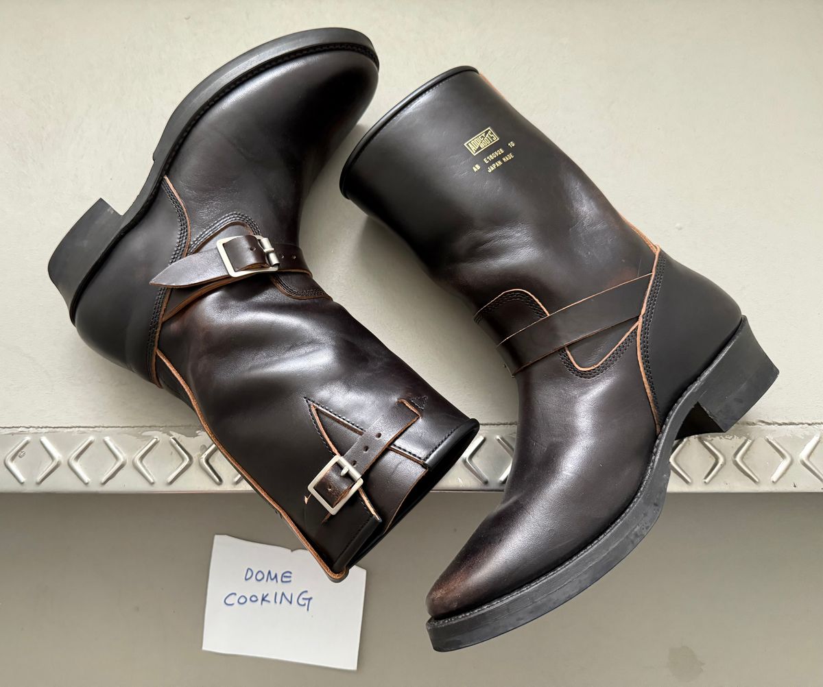 Photo by kronograf on November 2, 2025 of the Addict Boots AB-01 Engineer Boots in Maryam Black Horsebutt.