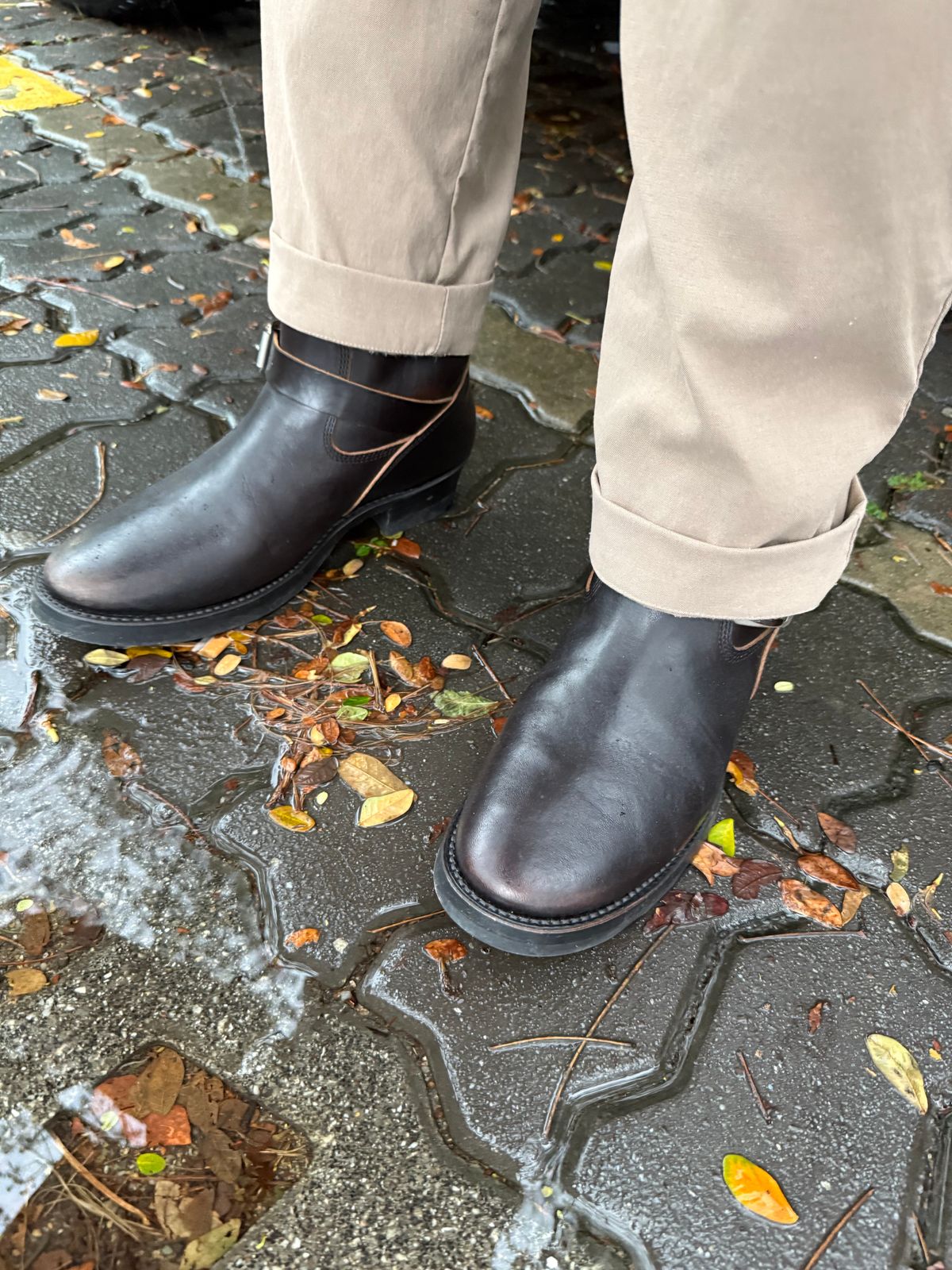 Photo by kronograf on December 2, 2025 of the Addict Boots AB-01 Engineer Boots in Maryam Black Horsebutt.