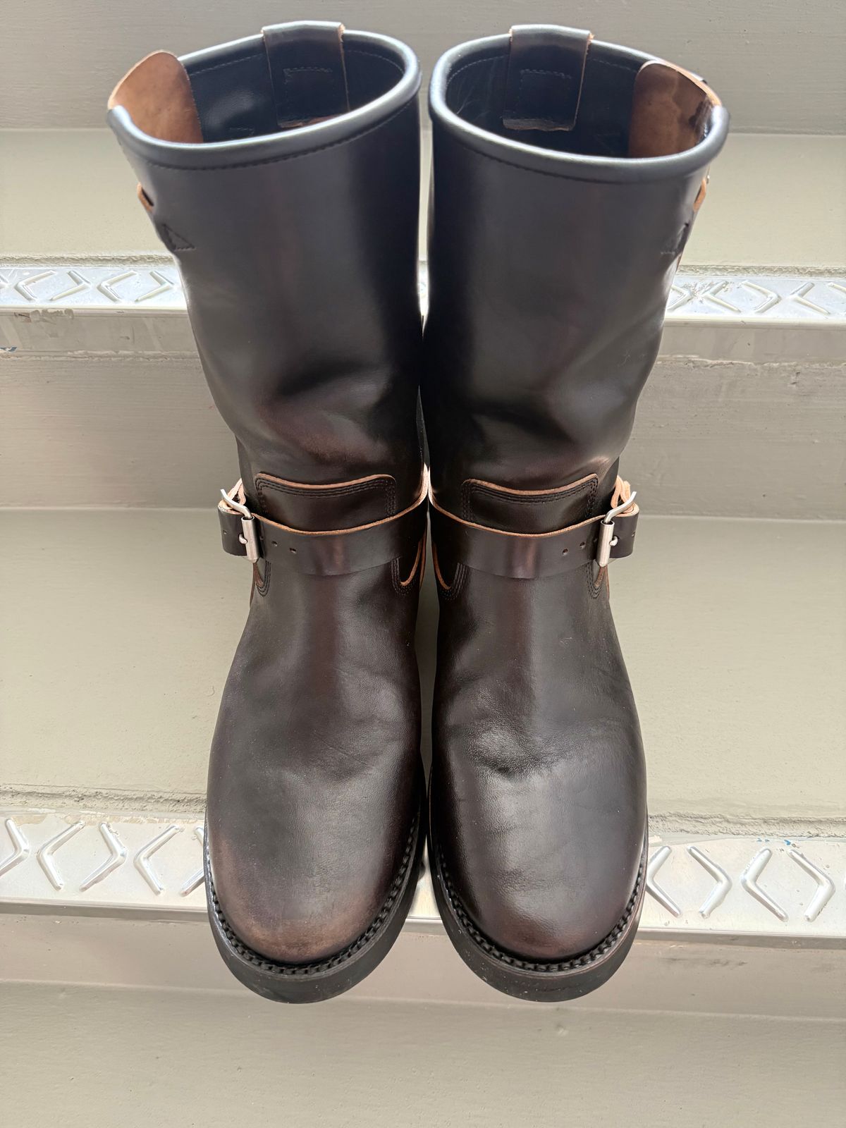 Photo by kronograf on December 4, 2025 of the Addict Boots AB-01 Engineer Boots in Maryam Black Horsebutt.