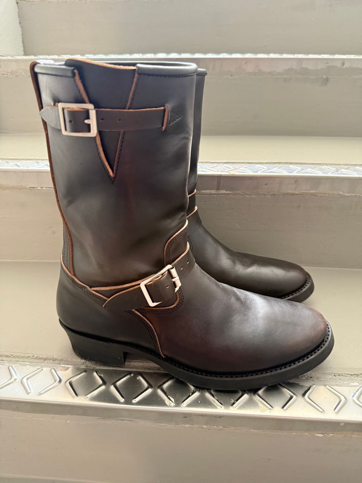 Photo by kronograf on December 4, 2025 of the Addict Boots AB-01 Engineer Boots in Maryam Black Horsebutt.