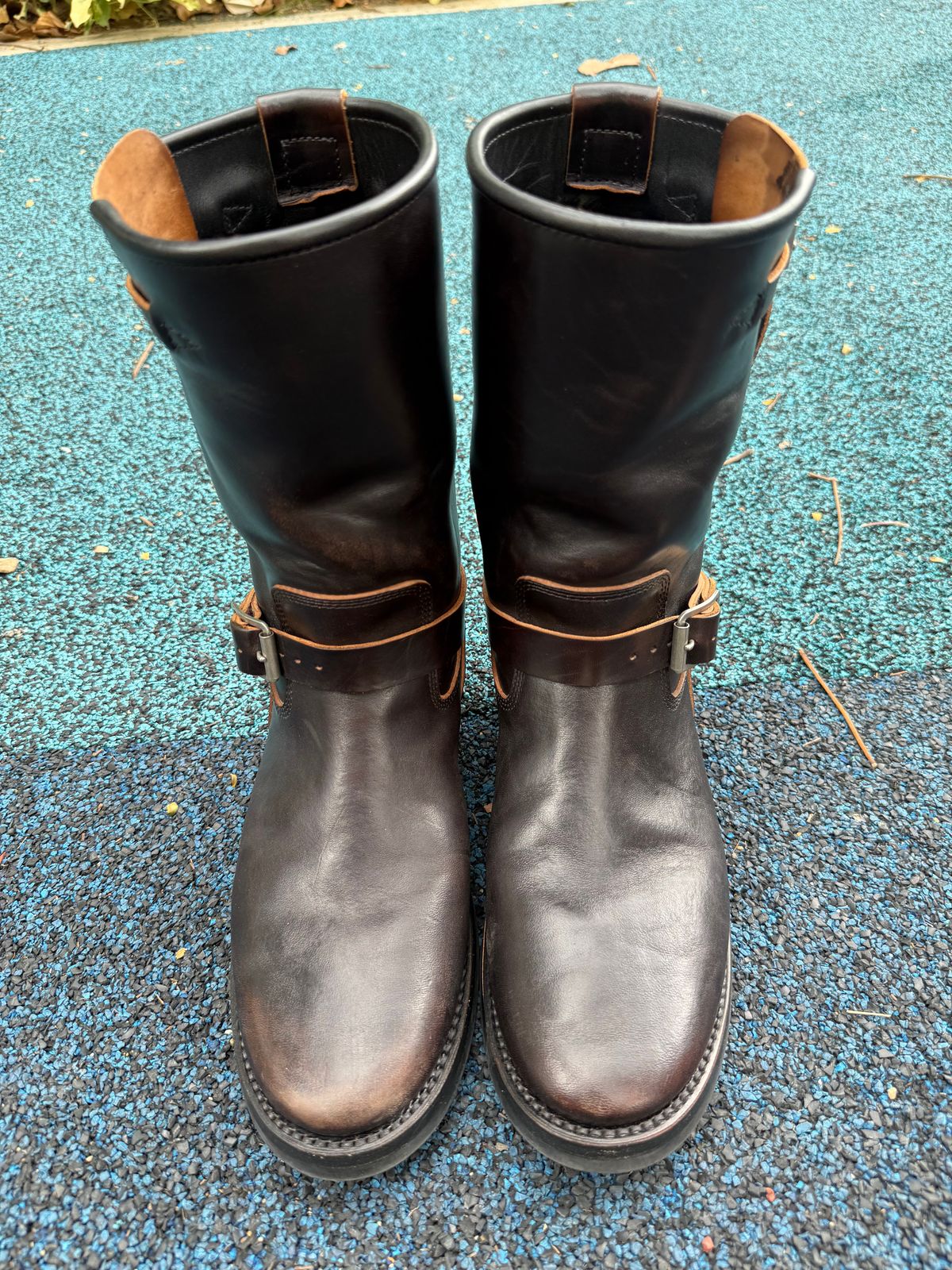 Photo by kronograf on January 3, 2026 of the Addict Boots AB-01 Engineer Boots in Maryam Black Horsebutt.