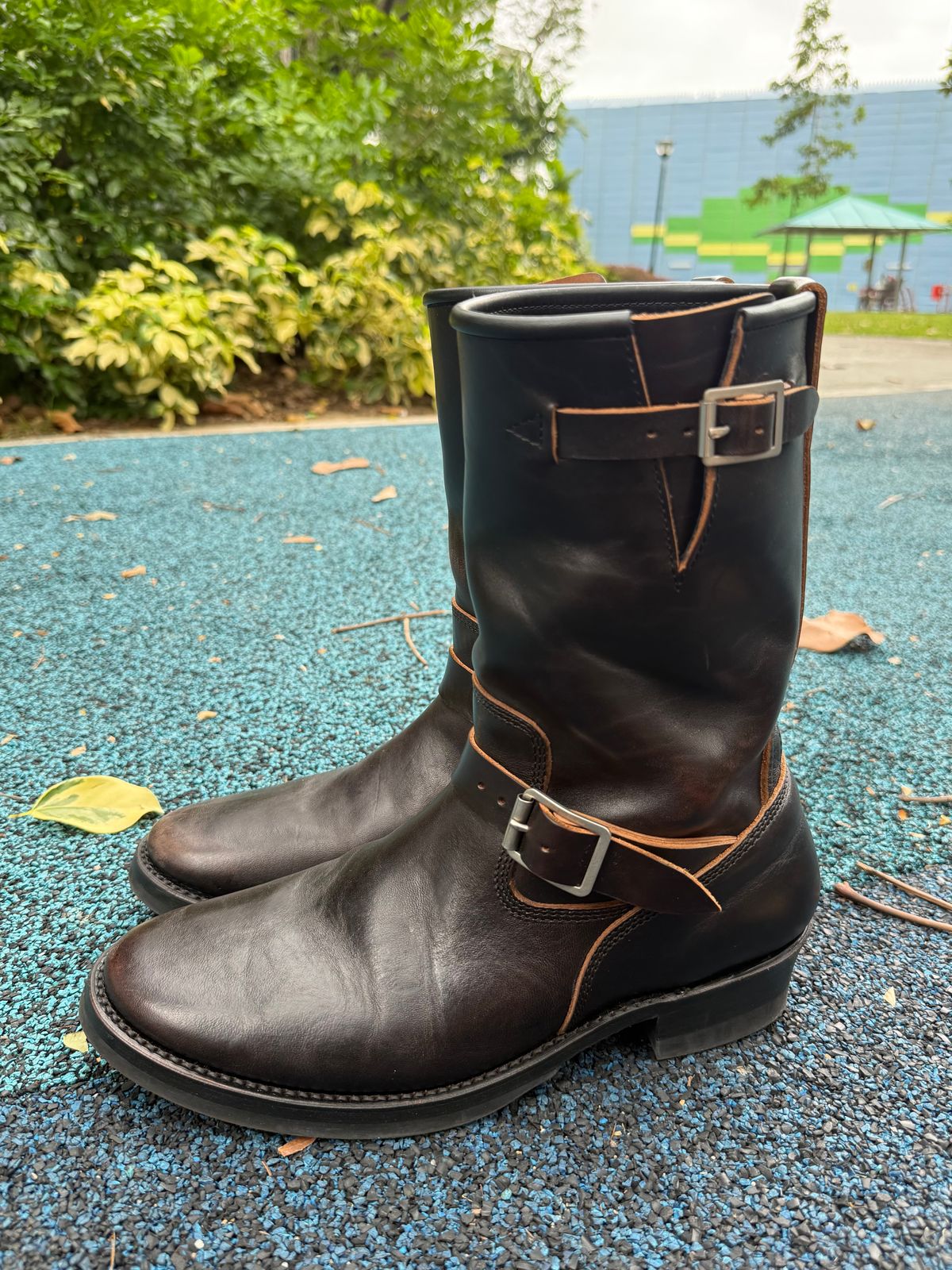 Photo by kronograf on January 3, 2026 of the Addict Boots AB-01 Engineer Boots in Maryam Black Horsebutt.