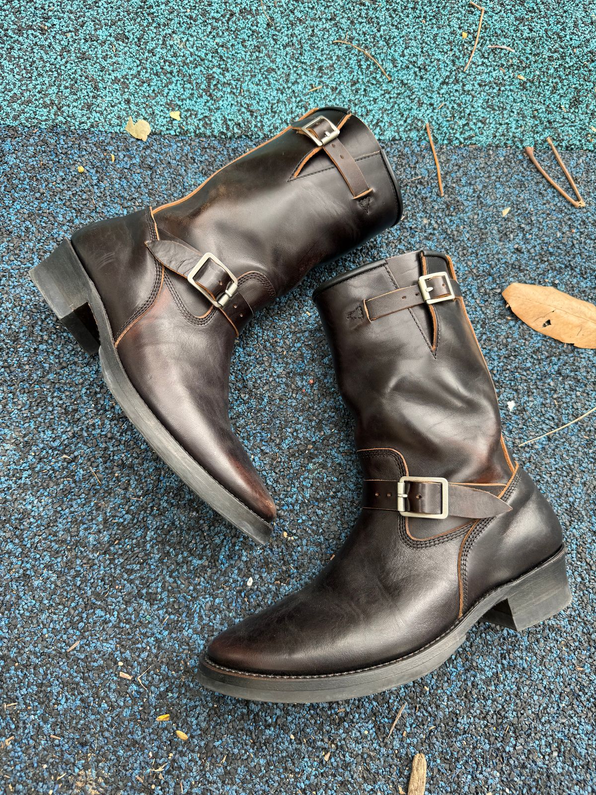 Photo by kronograf on January 3, 2026 of the Addict Boots AB-01 Engineer Boots in Maryam Black Horsebutt.