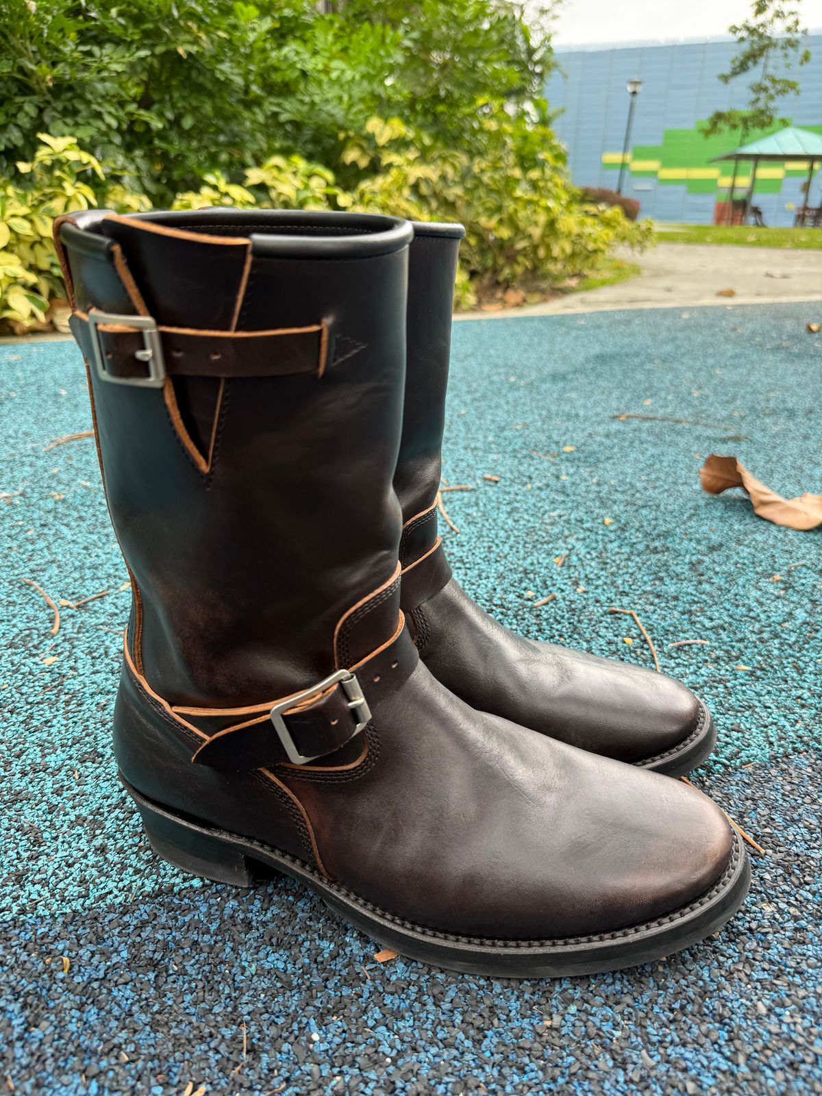 Photo by kronograf on January 3, 2026 of the Addict Boots AB-01 Engineer Boots in Maryam Black Horsebutt.