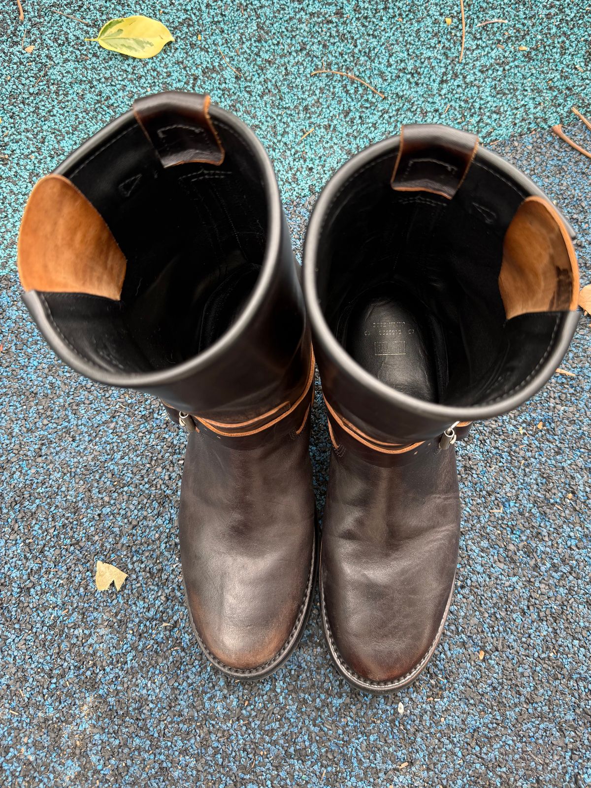 Photo by kronograf on January 3, 2026 of the Addict Boots AB-01 Engineer Boots in Maryam Black Horsebutt.