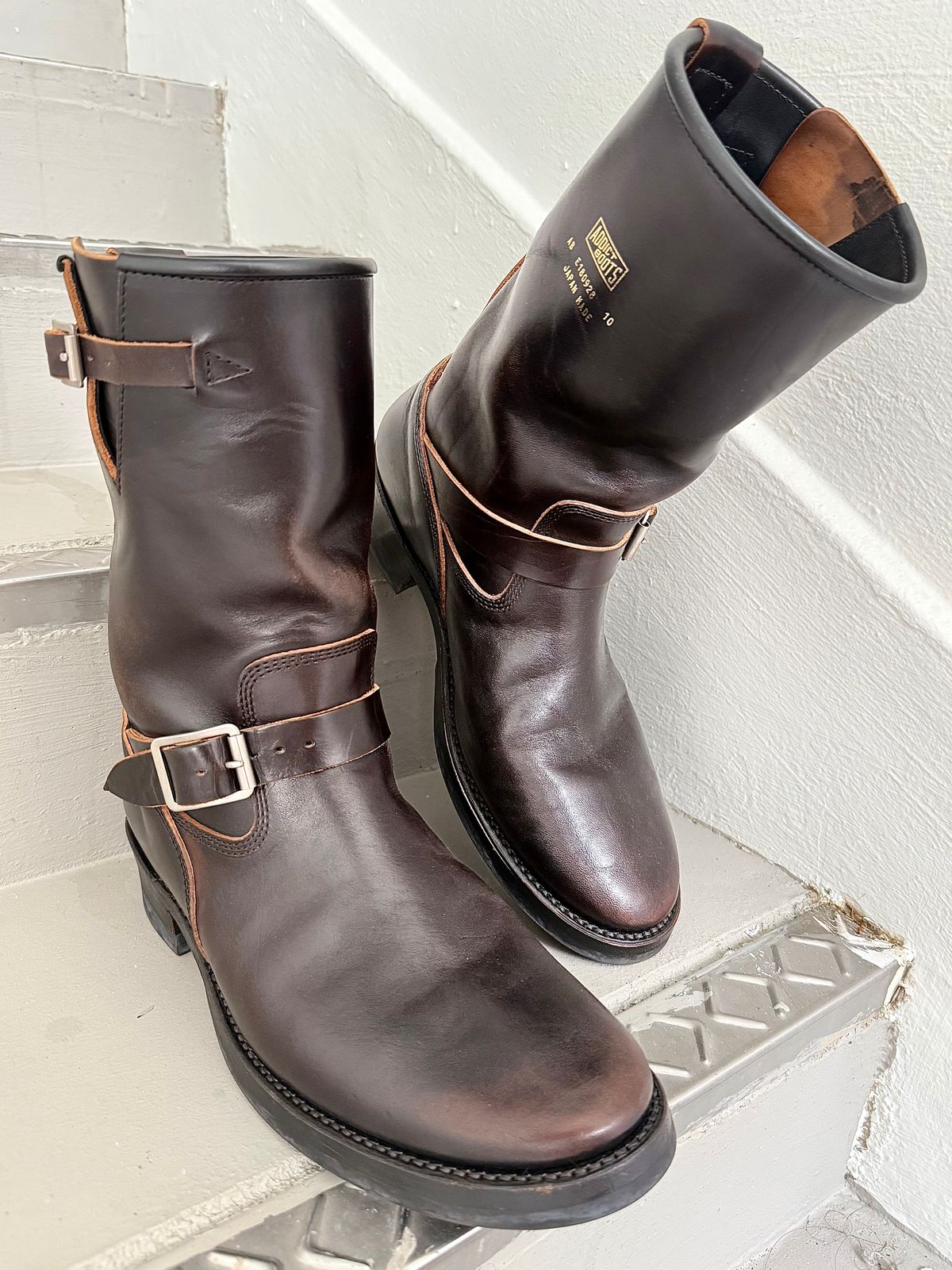 Photo by kronograf on March 4, 2026 of the Addict Boots AB-01 Engineer Boots in Maryam Black Horsebutt.