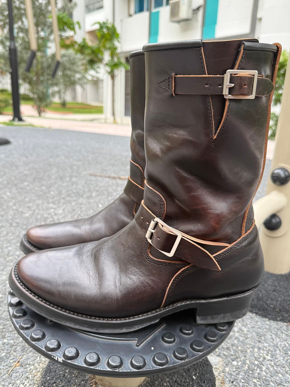 Photo by kronograf on March 4, 2026 of the Addict Boots AB-01 Engineer Boots in Maryam Black Horsebutt.