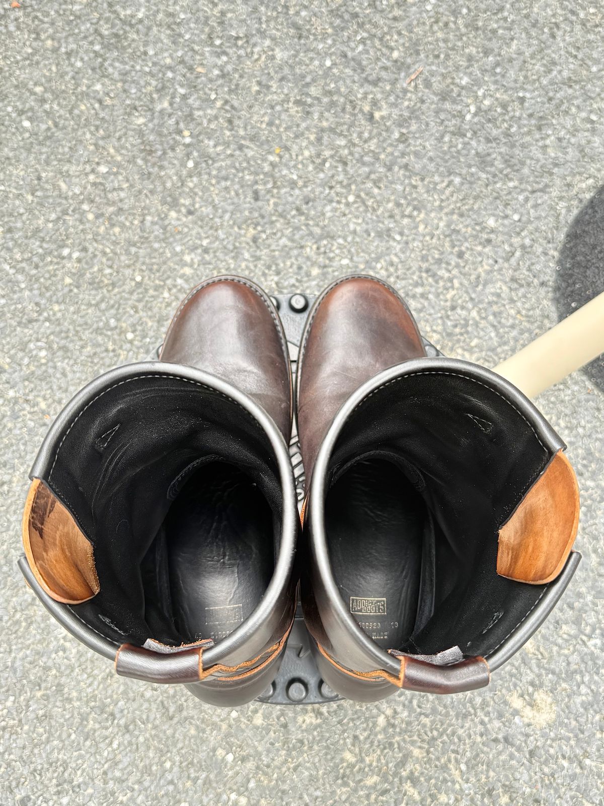 Photo by kronograf on March 4, 2026 of the Addict Boots AB-01 Engineer Boots in Maryam Black Horsebutt.