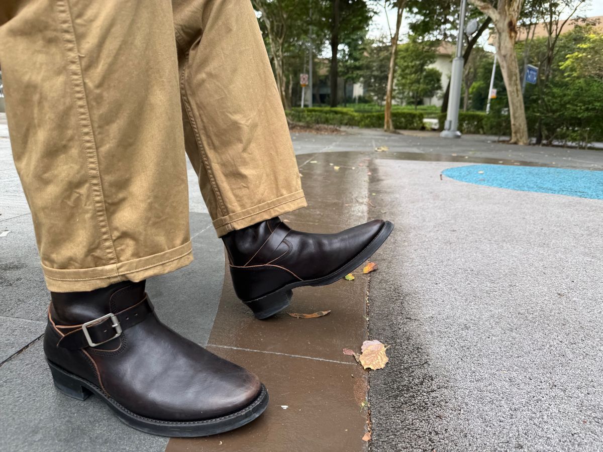 Photo by kronograf on February 13, 2026 of the Addict Boots AB-01 Engineer Boots in Maryam Black Horsebutt.