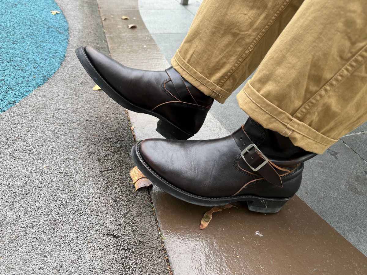 Photo by kronograf on February 13, 2026 of the Addict Boots AB-01 Engineer Boots in Maryam Black Horsebutt.