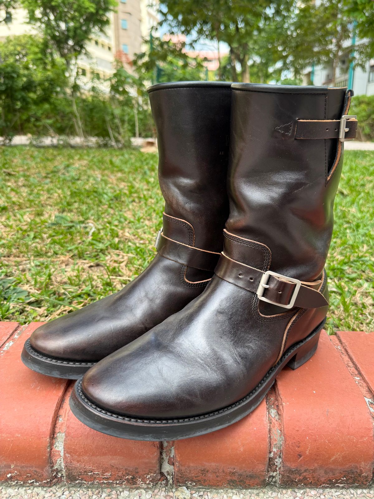 Photo by kronograf on April 4, 2026 of the Addict Boots AB-01 Engineer Boots in Maryam Black Horsebutt.