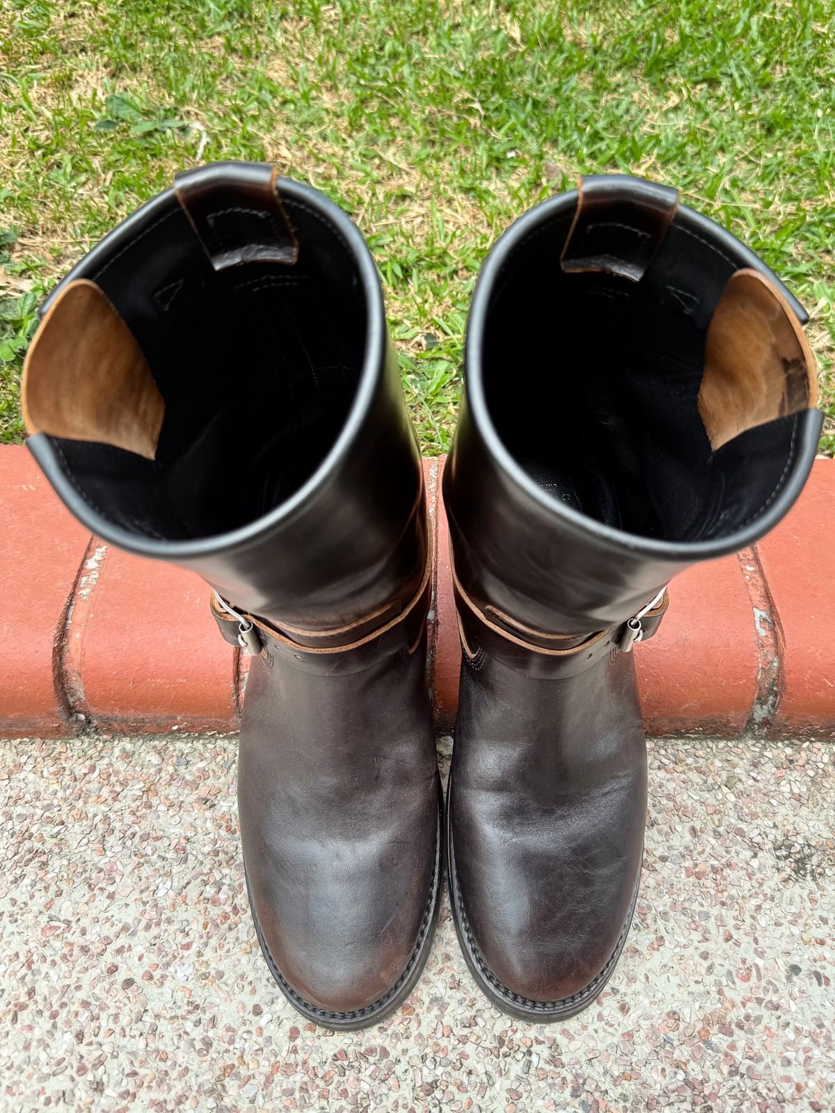 Photo by kronograf on April 4, 2026 of the Addict Boots AB-01 Engineer Boots in Maryam Black Horsebutt.