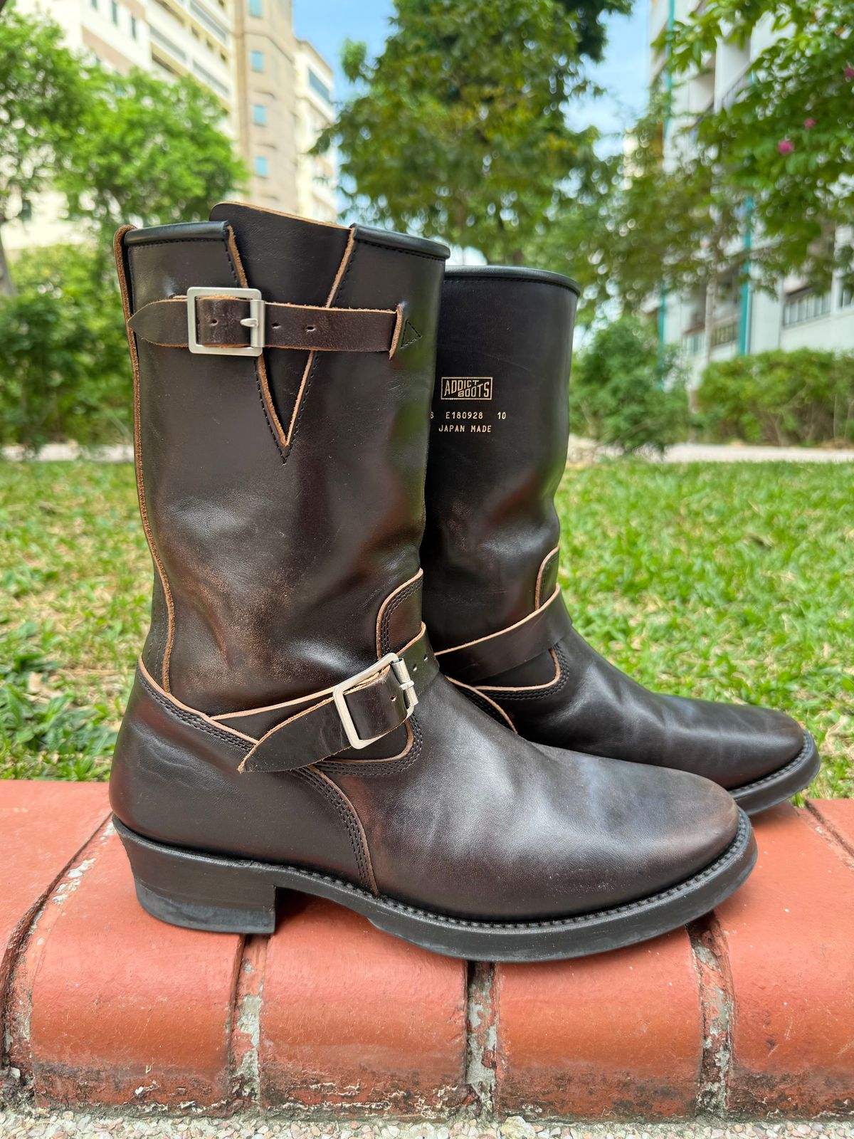 Photo by kronograf on April 4, 2026 of the Addict Boots AB-01 Engineer Boots in Maryam Black Horsebutt.