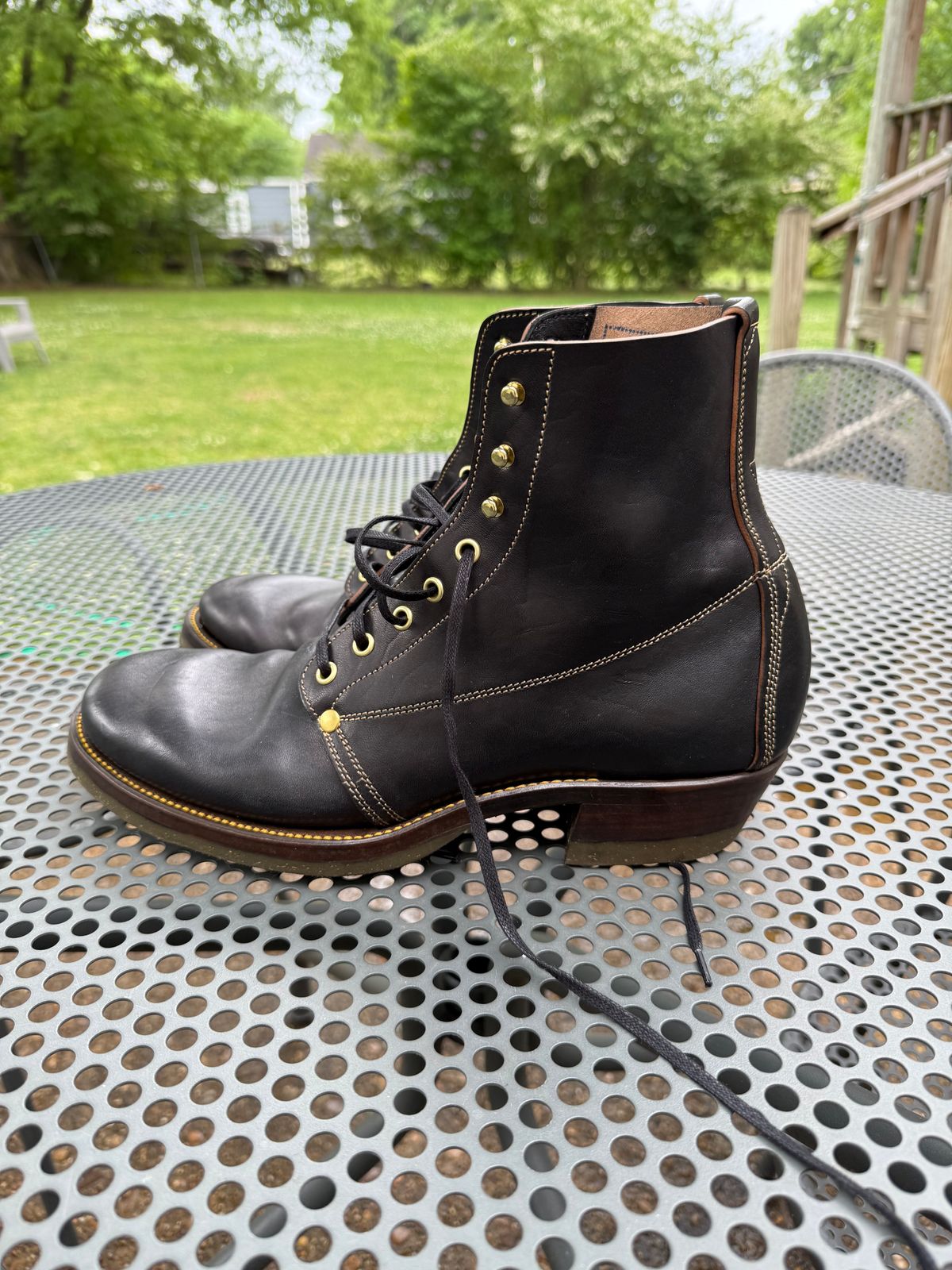 Photo by peckinpaws on April 25, 2026 of the Unsung MTM Slog Boot in Maryam Toscanello Horsebutt Overdyed Black.