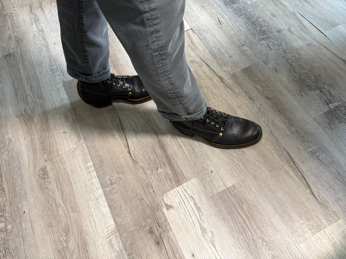 Photo by peckinpaws on April 25, 2026 of the Unsung MTM Slog Boot in Maryam Toscanello Horsebutt Overdyed Black.