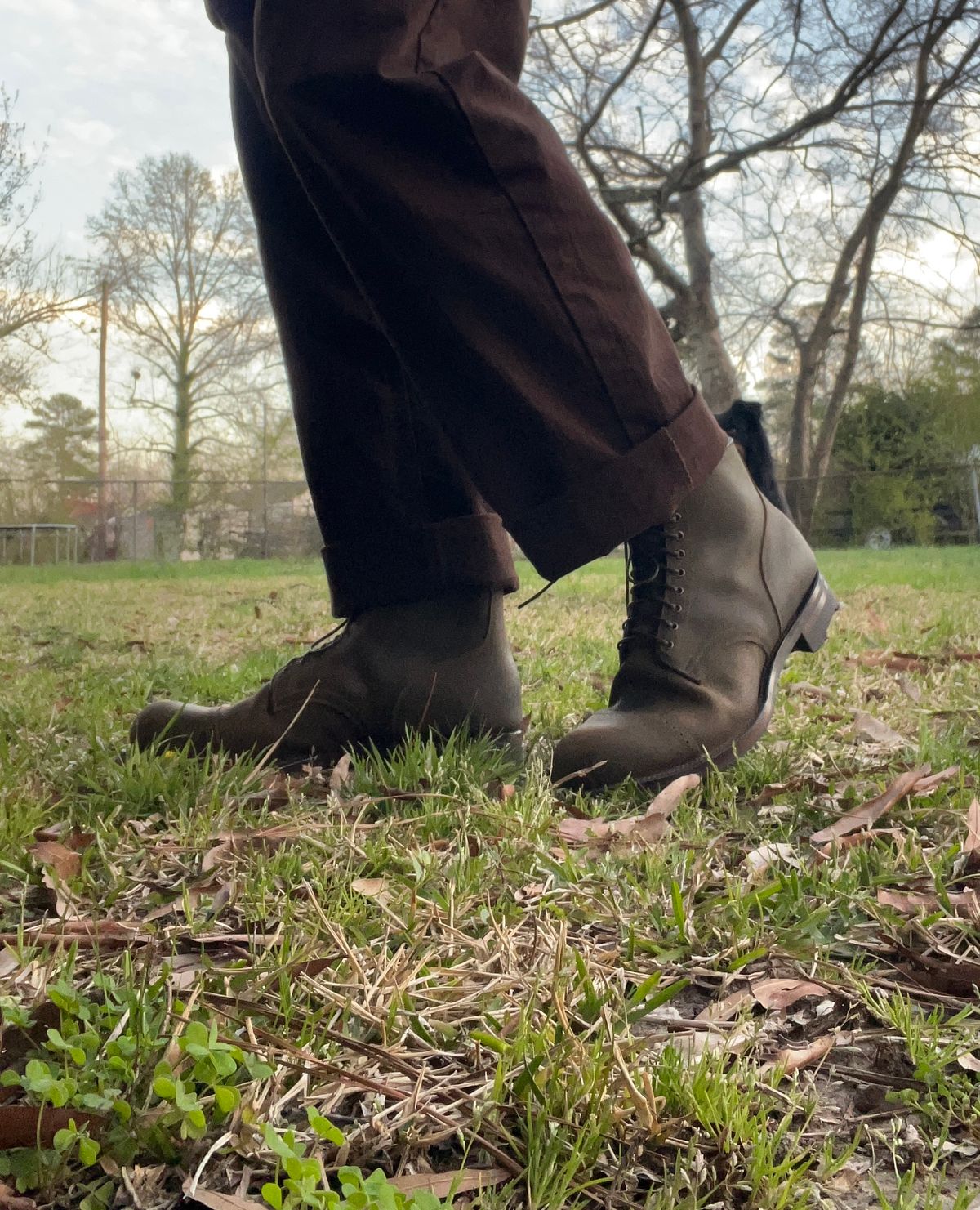 Photo by peckinpaws on March 19, 2025 of the Viberg Service Boot in C.F. Stead Mojave Waxy Commander.