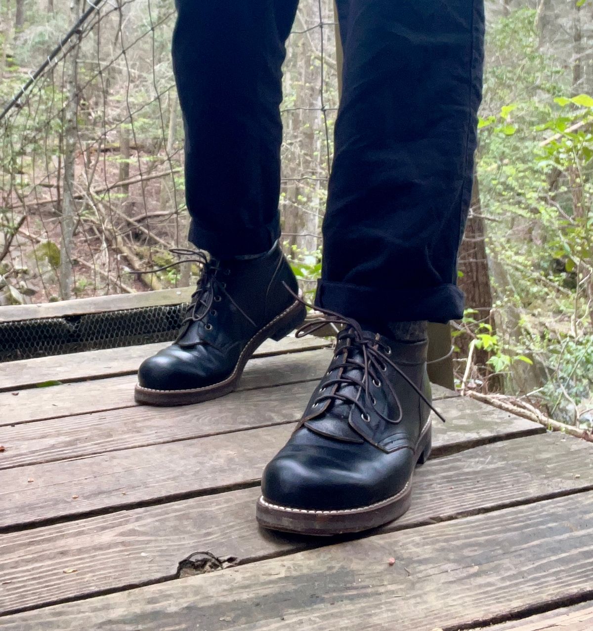 Photo by peckinpaws on April 10, 2025 of the Rolling Dub Trio Coupen in Horween Black Chromexcel.