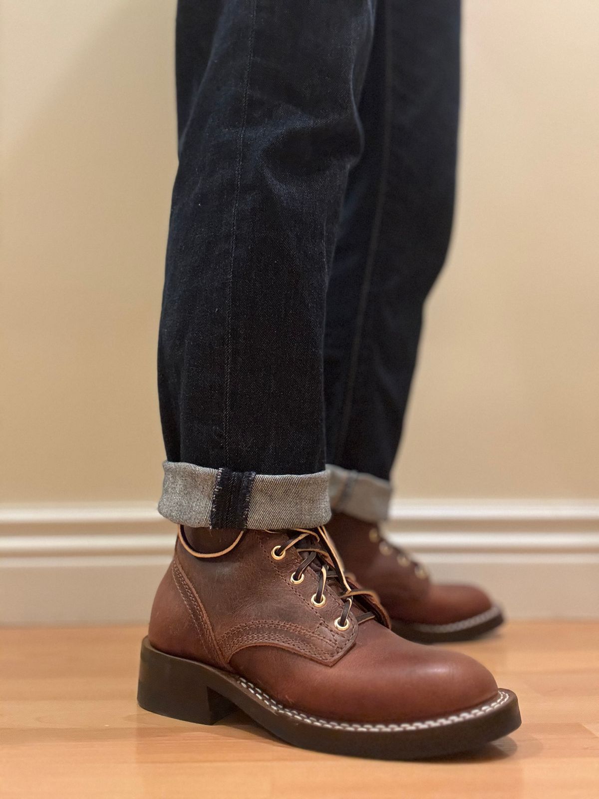 Photo by anekdot on October 2, 2025 of the Nicks Lace Up Heritage in Italian Brown Cypress.