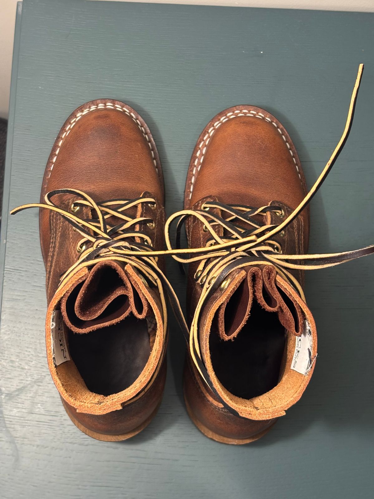 Photo by anekdot on October 2, 2025 of the Nicks Lace Up Heritage in Italian Brown Cypress.