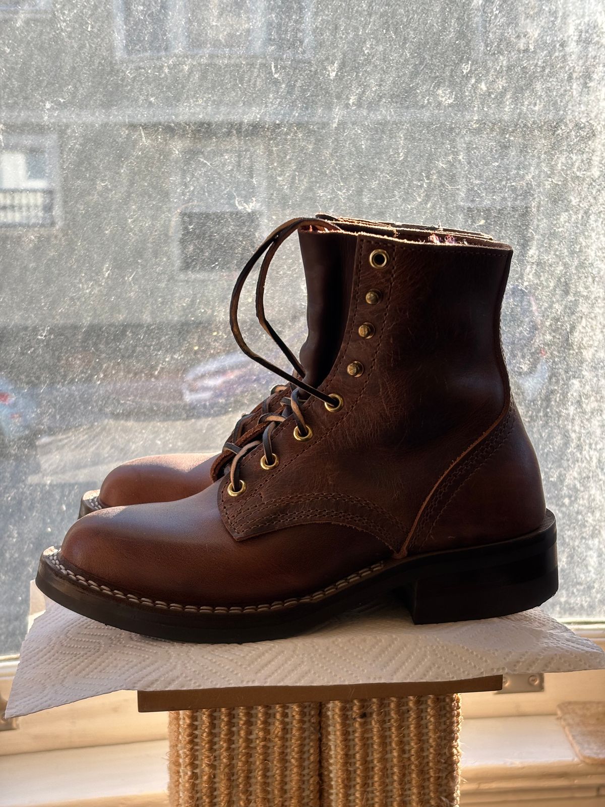 Photo by anekdot on November 4, 2025 of the Nicks Lace Up Heritage in Italian Brown Cypress.
