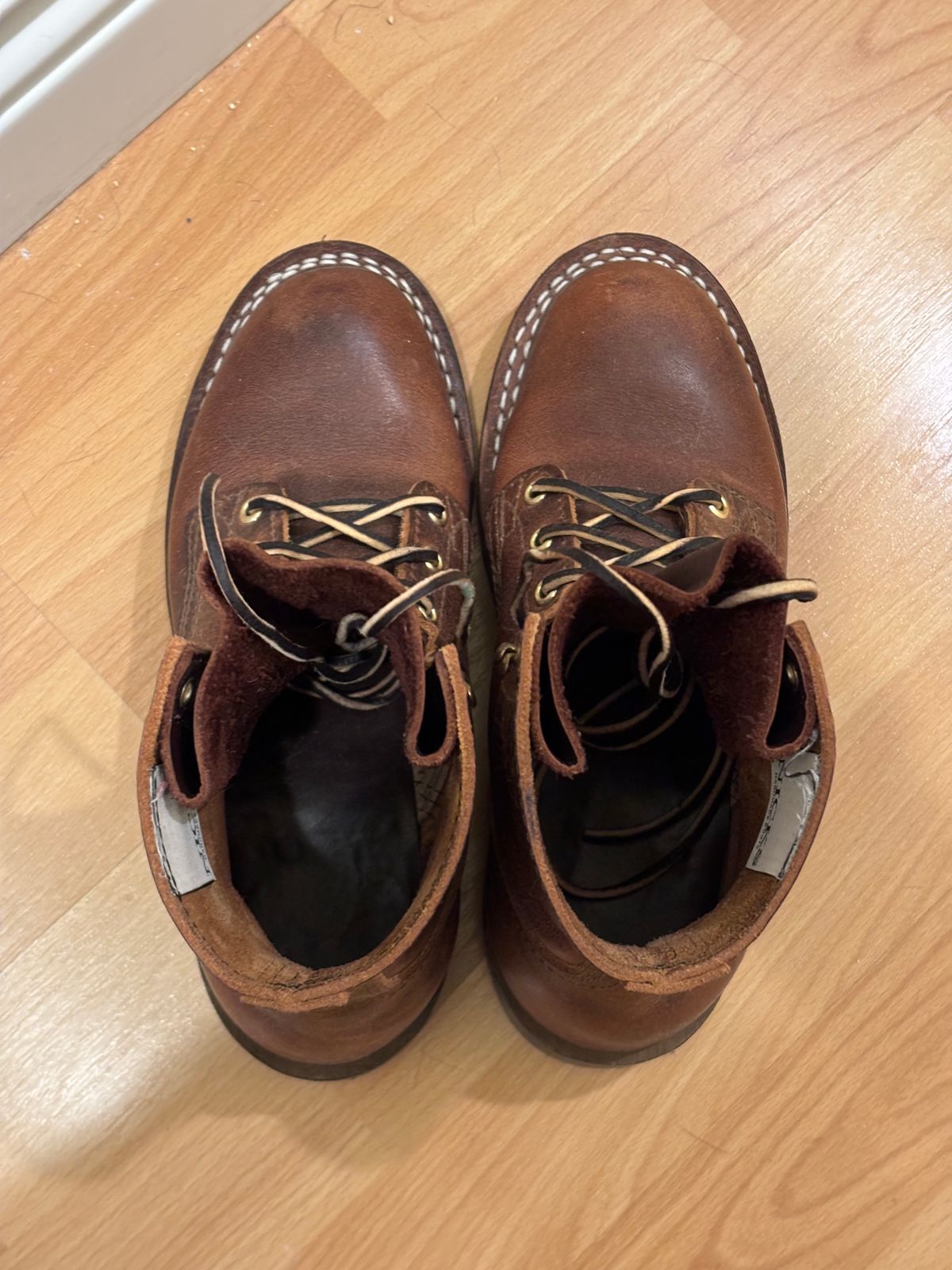 Photo by anekdot on April 5, 2026 of the Nicks Lace Up Heritage in Italian Brown Cypress.