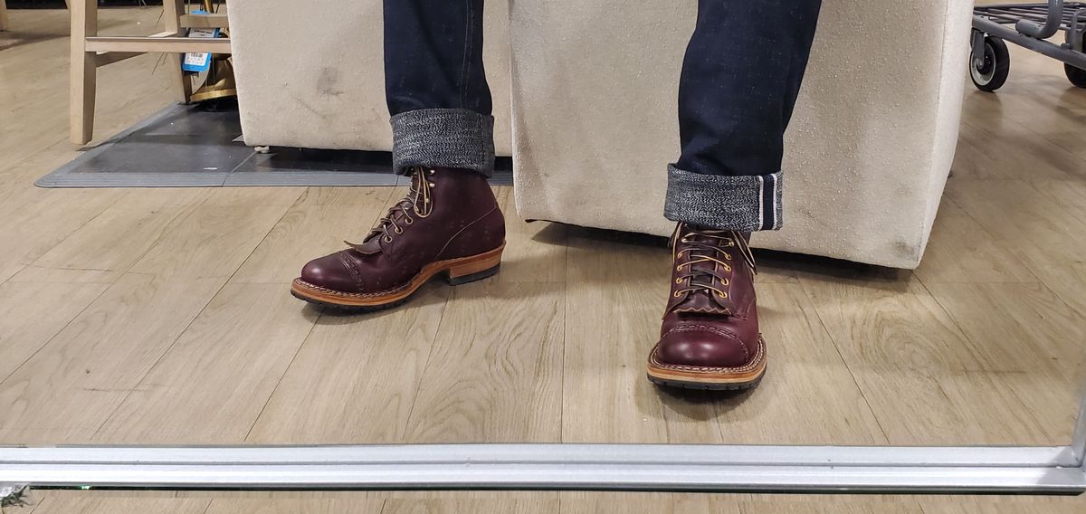 Photo by Jamesv on March 13, 2024 of the White's Bounty Hunter in Horween Burgundy Chromexcel.