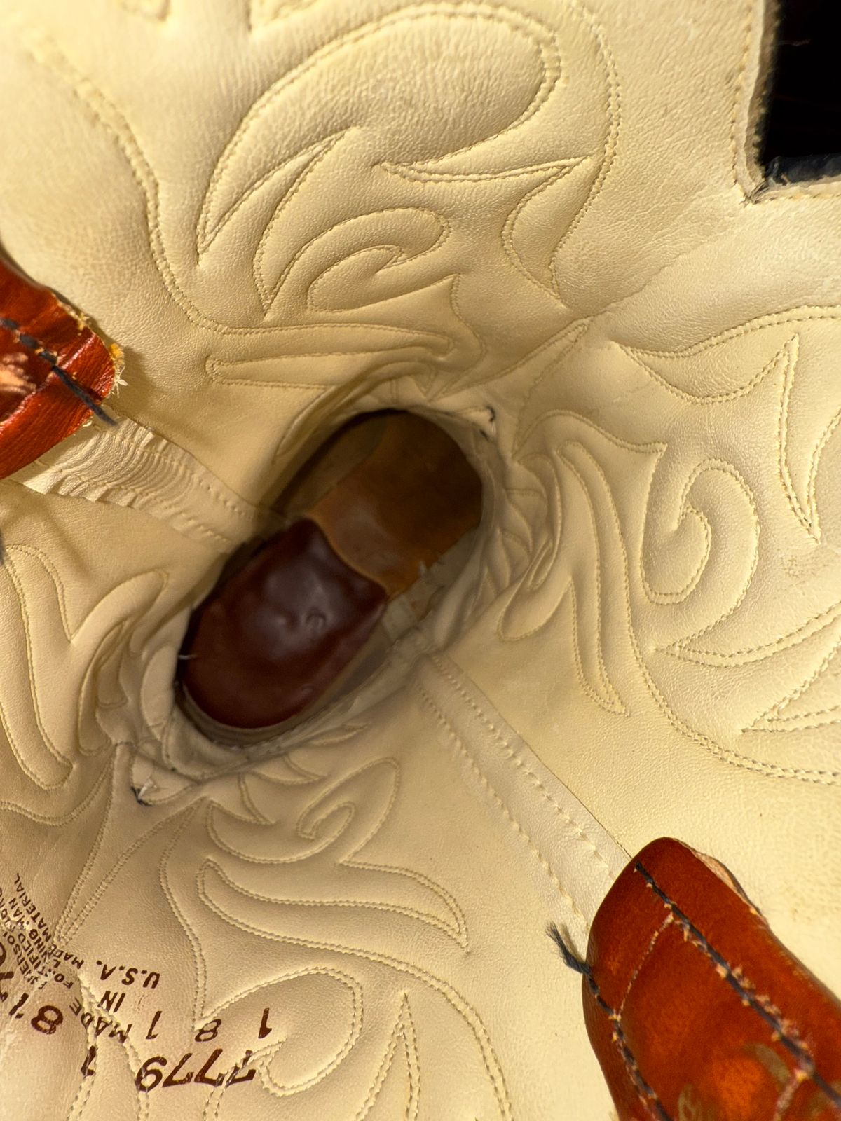 Photo by ty.302 on April 5, 2026 of the Dingo Cowboy in Unknown Leather.